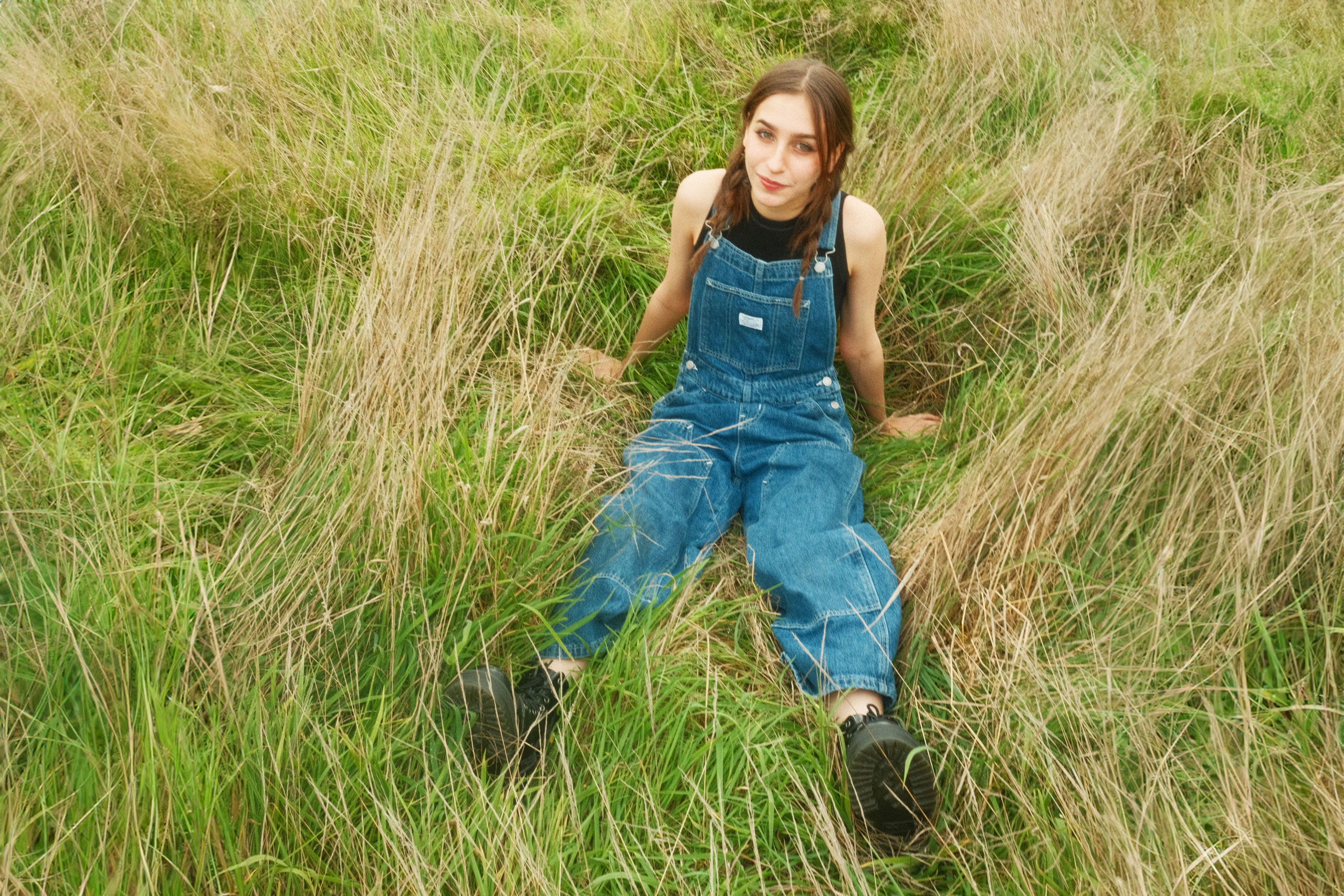 Lexie Carroll finds joy and sadness in the everyday as she announces her new EP, 'you look lovely when you're living'