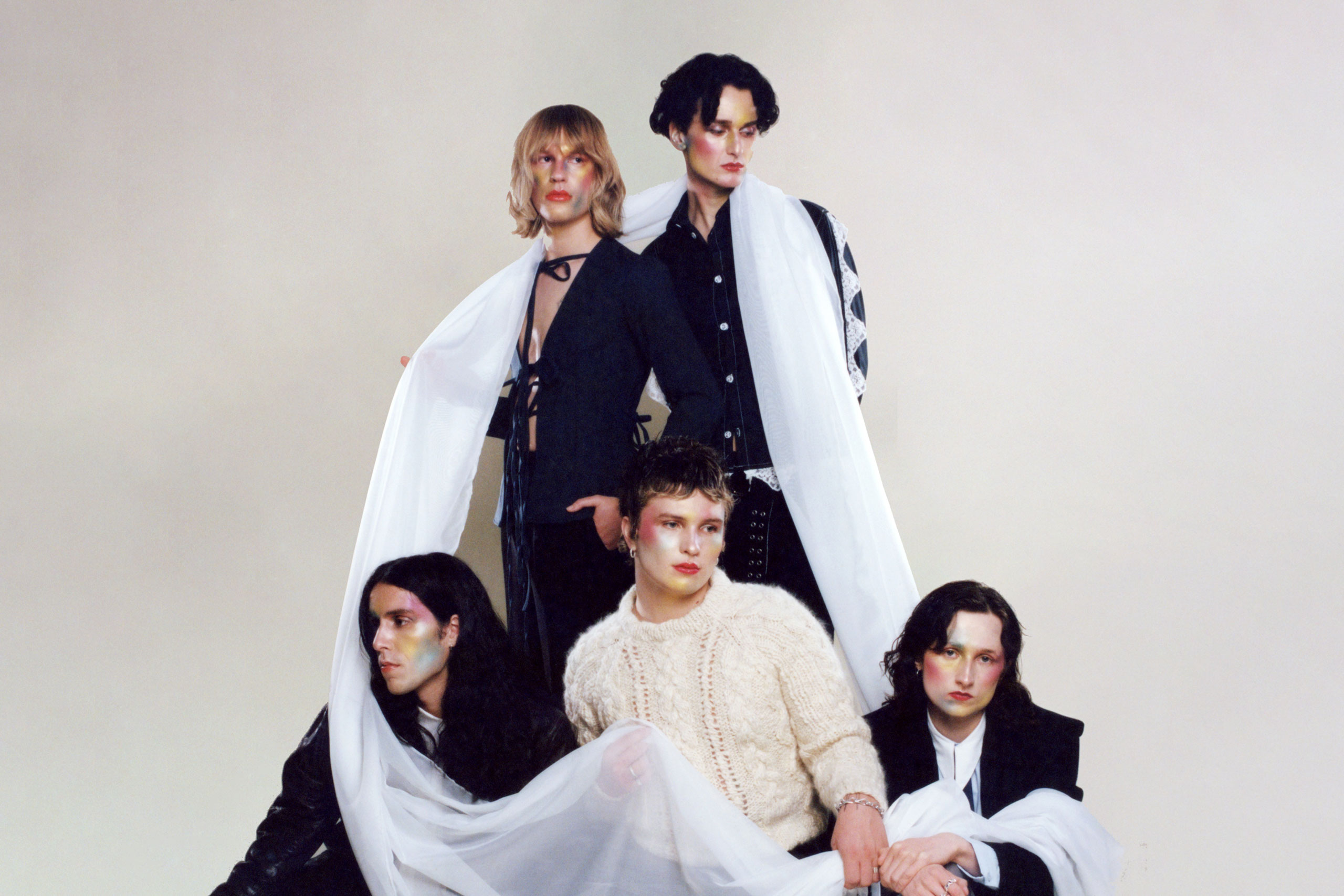 Walt Disco find solace in a stranger in their new single, 'Come Undone'