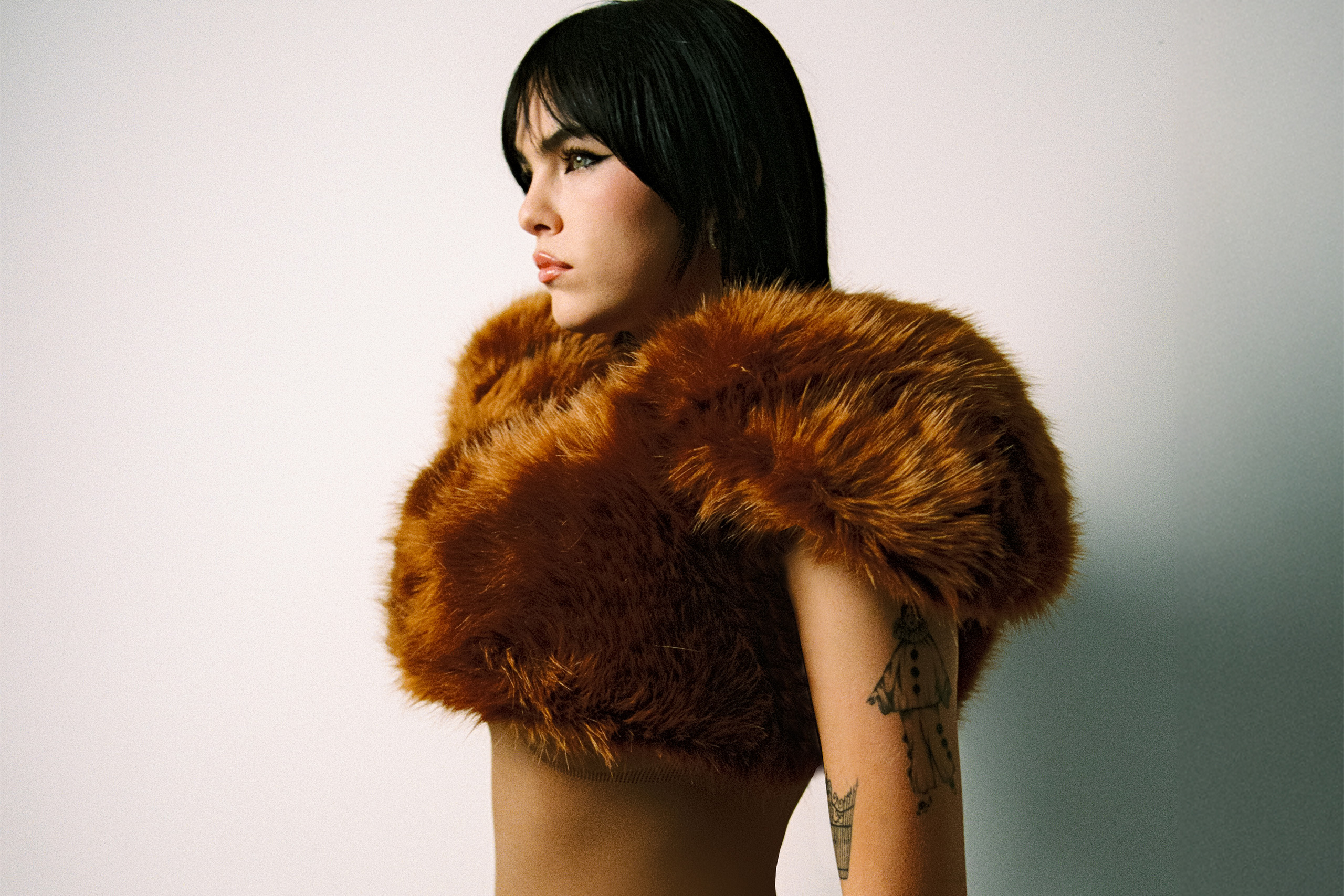 BENEE has unveiled her new single 'Underwater'