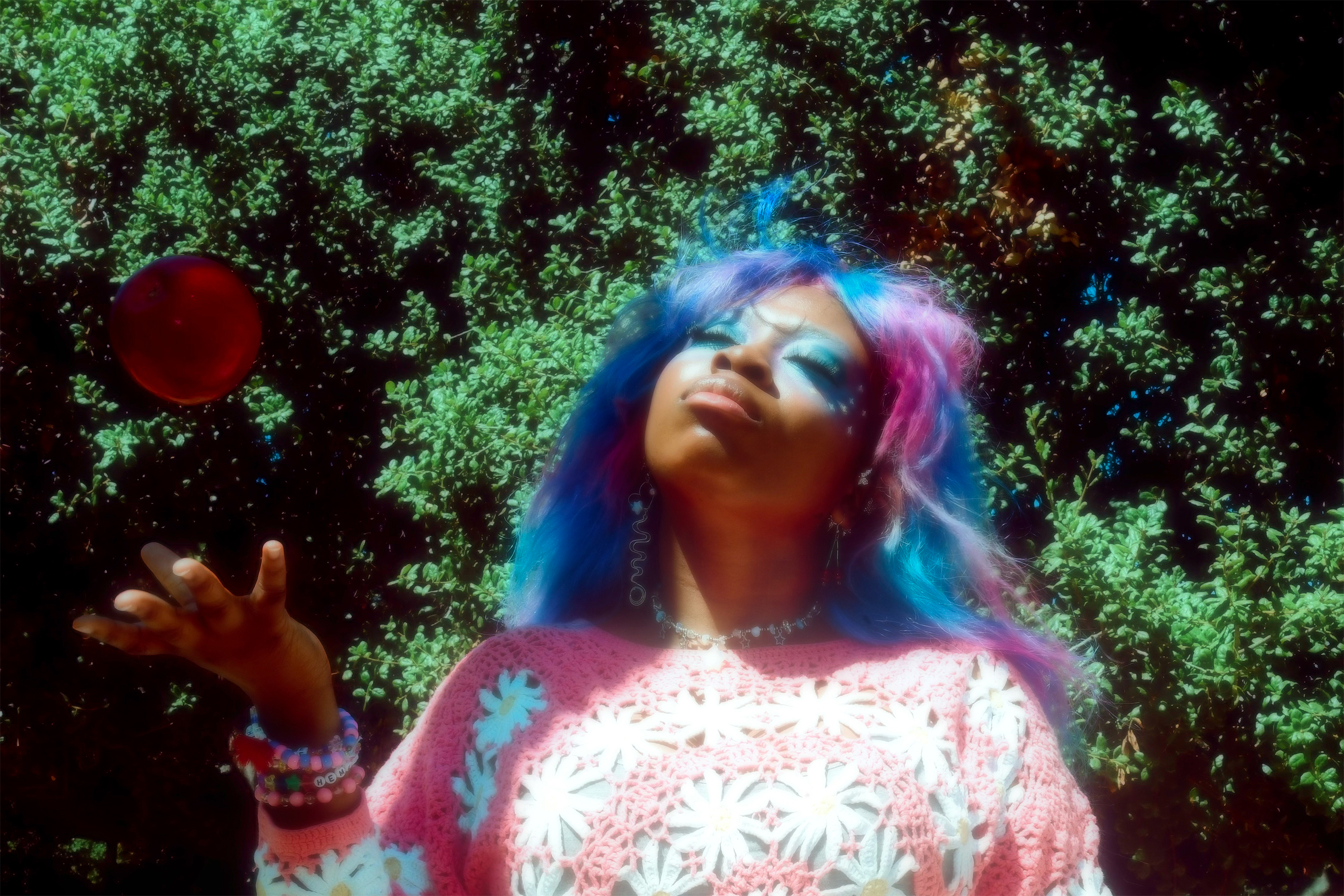 Hemlocke Springs is teasing her debut album with new track 'w-w-w-w-w'