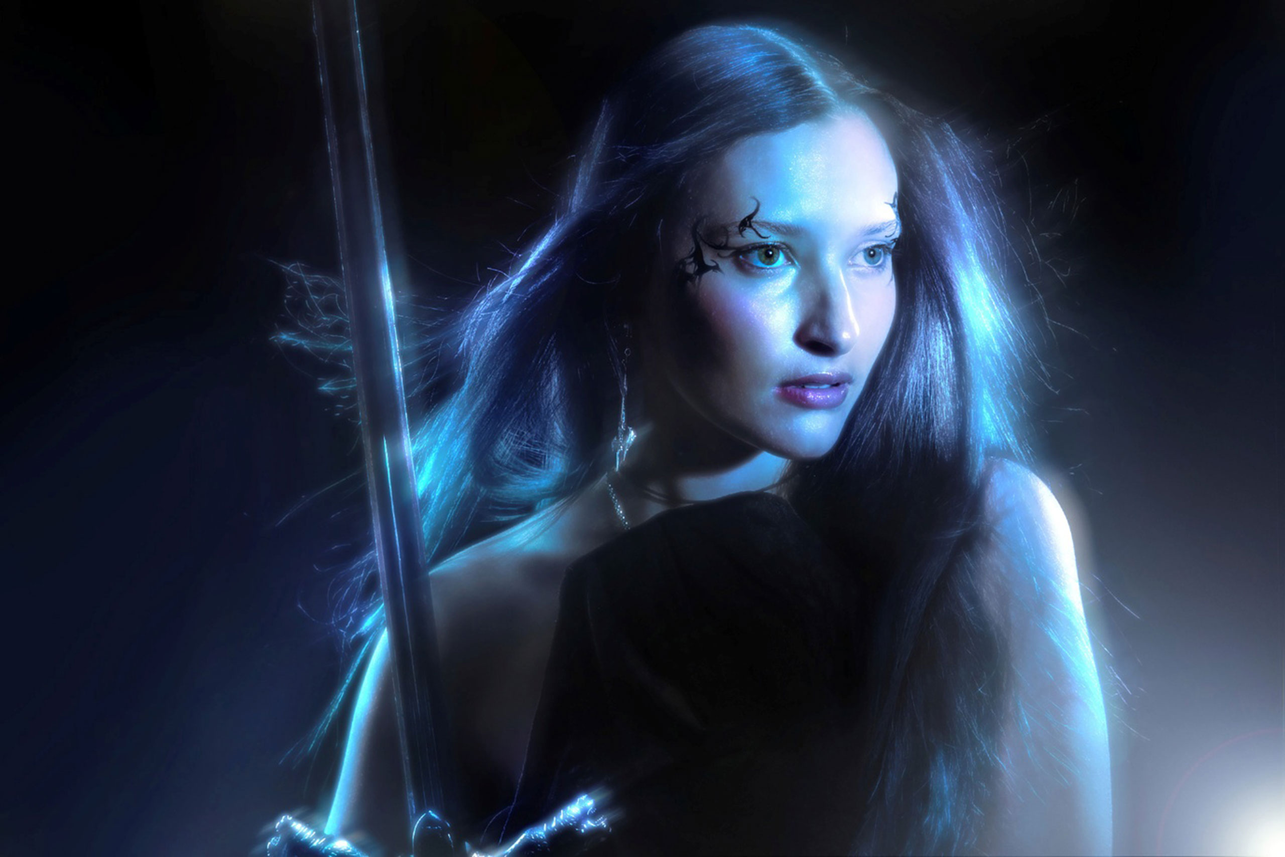 Au/Ra explores social media addiction with her new single 'CRACK!'