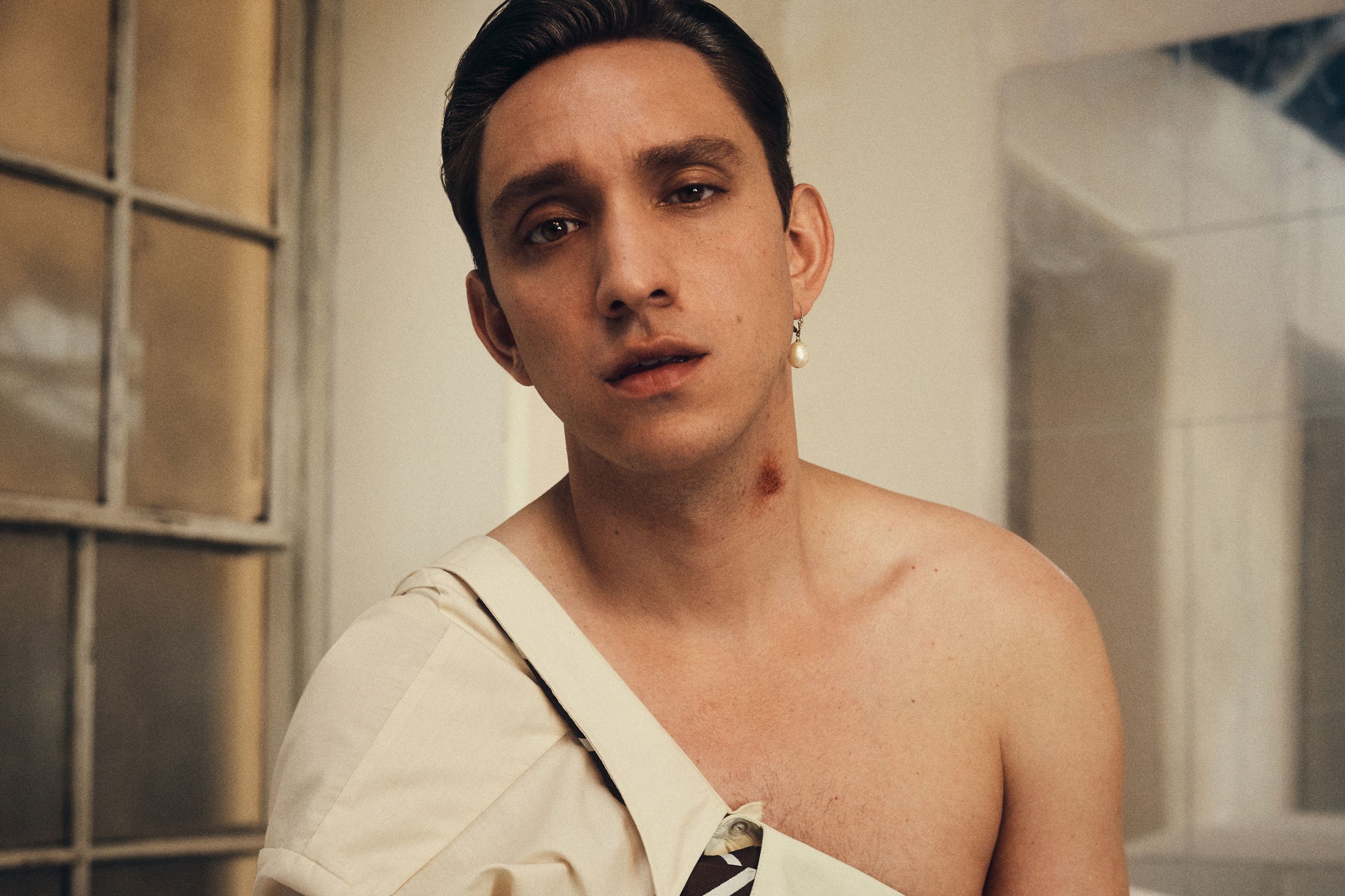 Oliver Sim has shared his second solo single, 'Fruit'