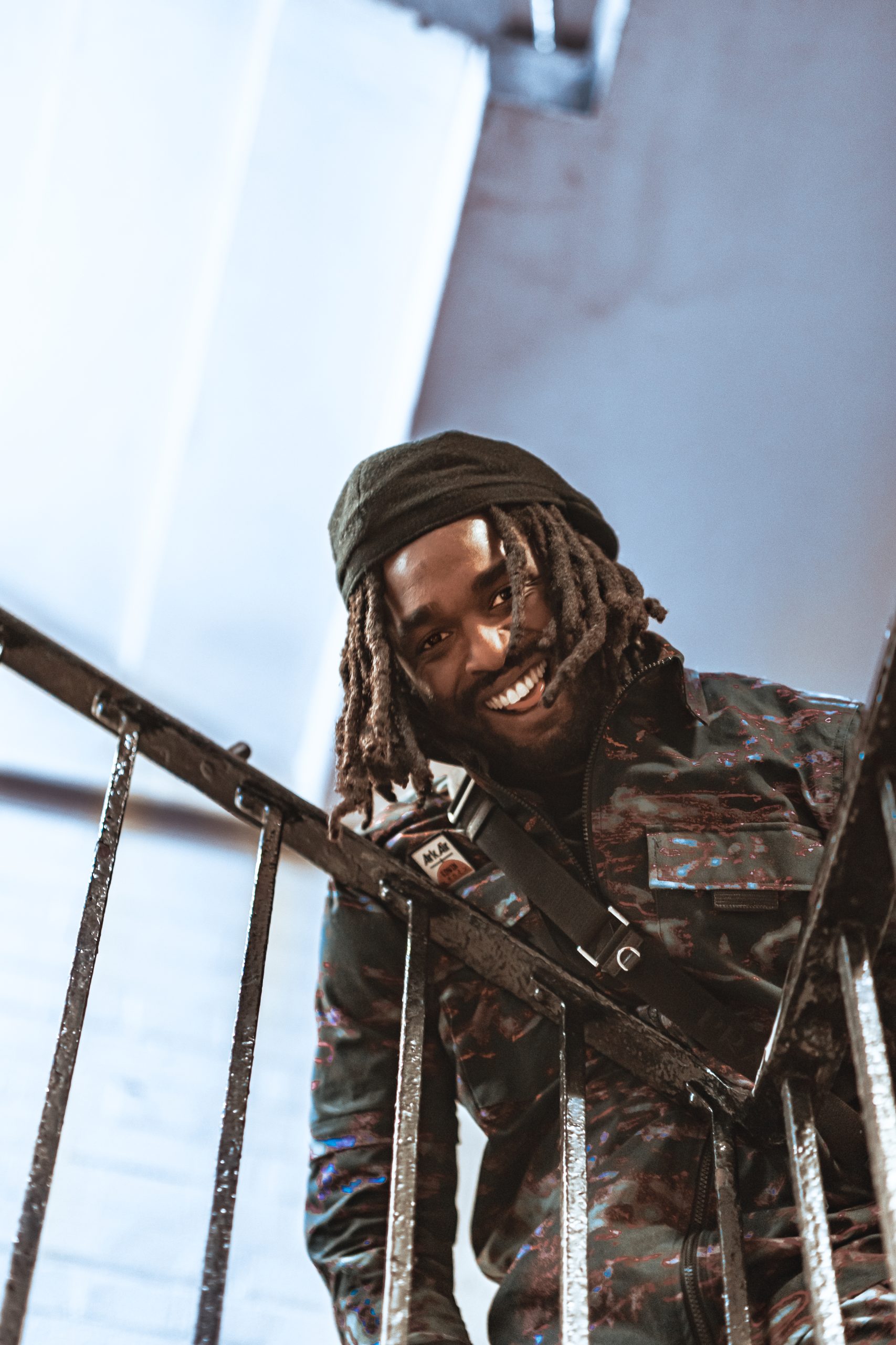 Hak Baker has shared a new track, 'Telephones 4 Eyes'