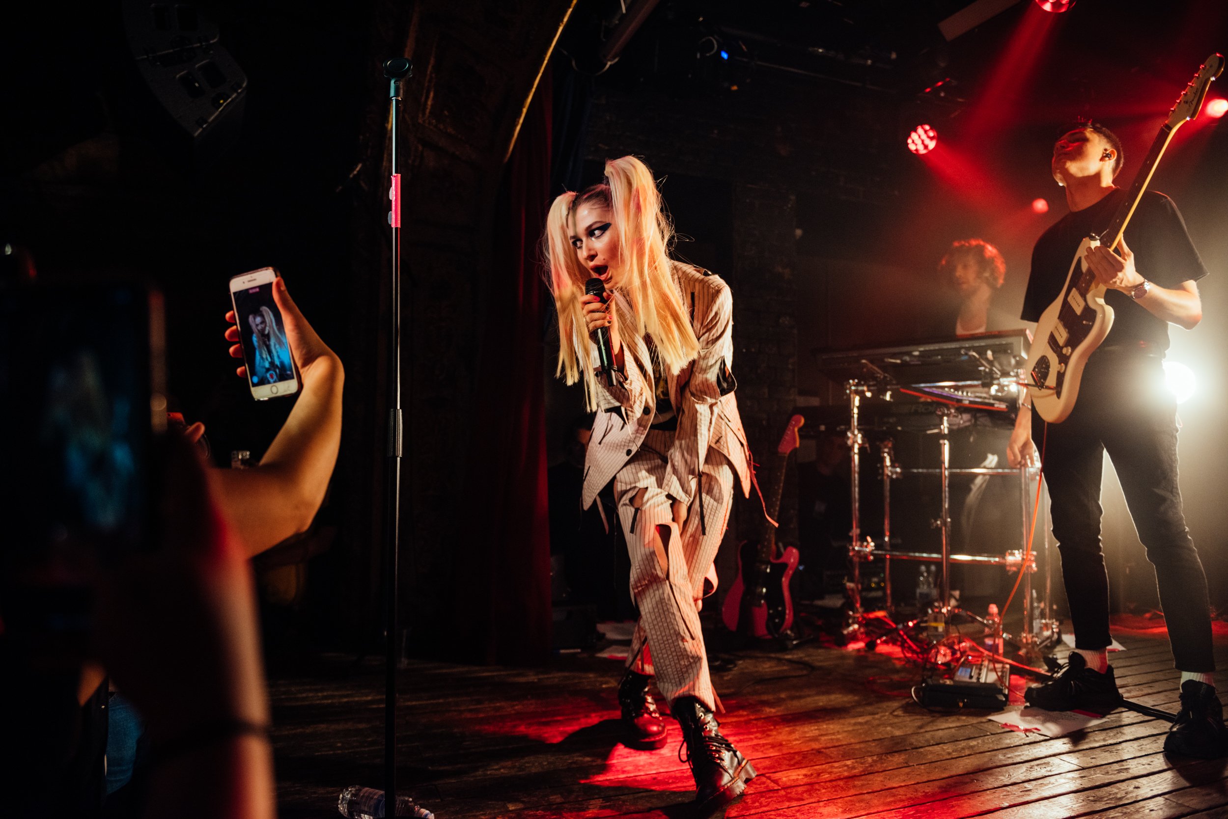 Check out a teaser of a new Baby Queen song, 'Colours of You'