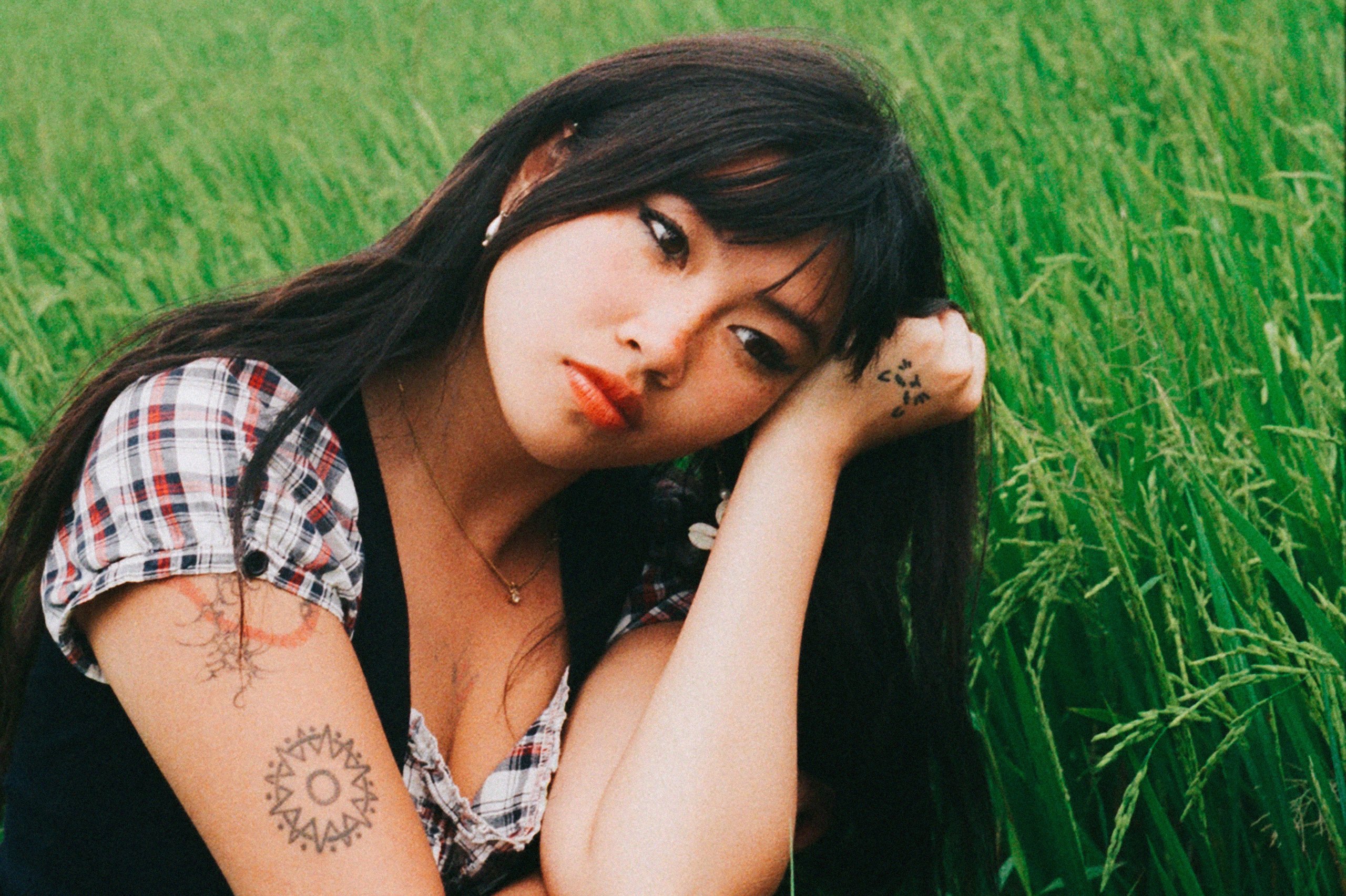 Beabadoobee has dropped a loved up new single, 'Glue Song'