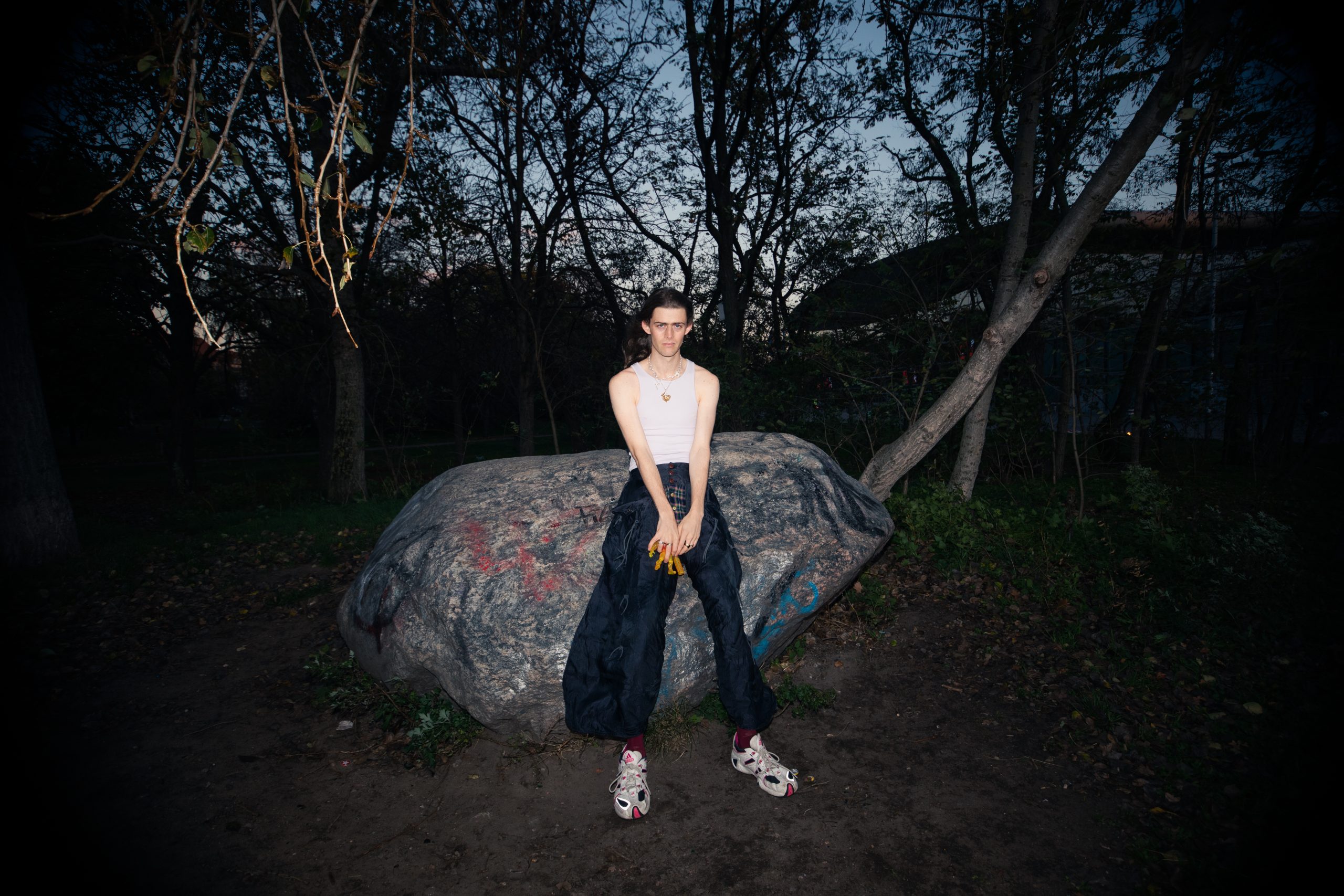 Ben Gregory has shared a new single, 'blue sea blue'