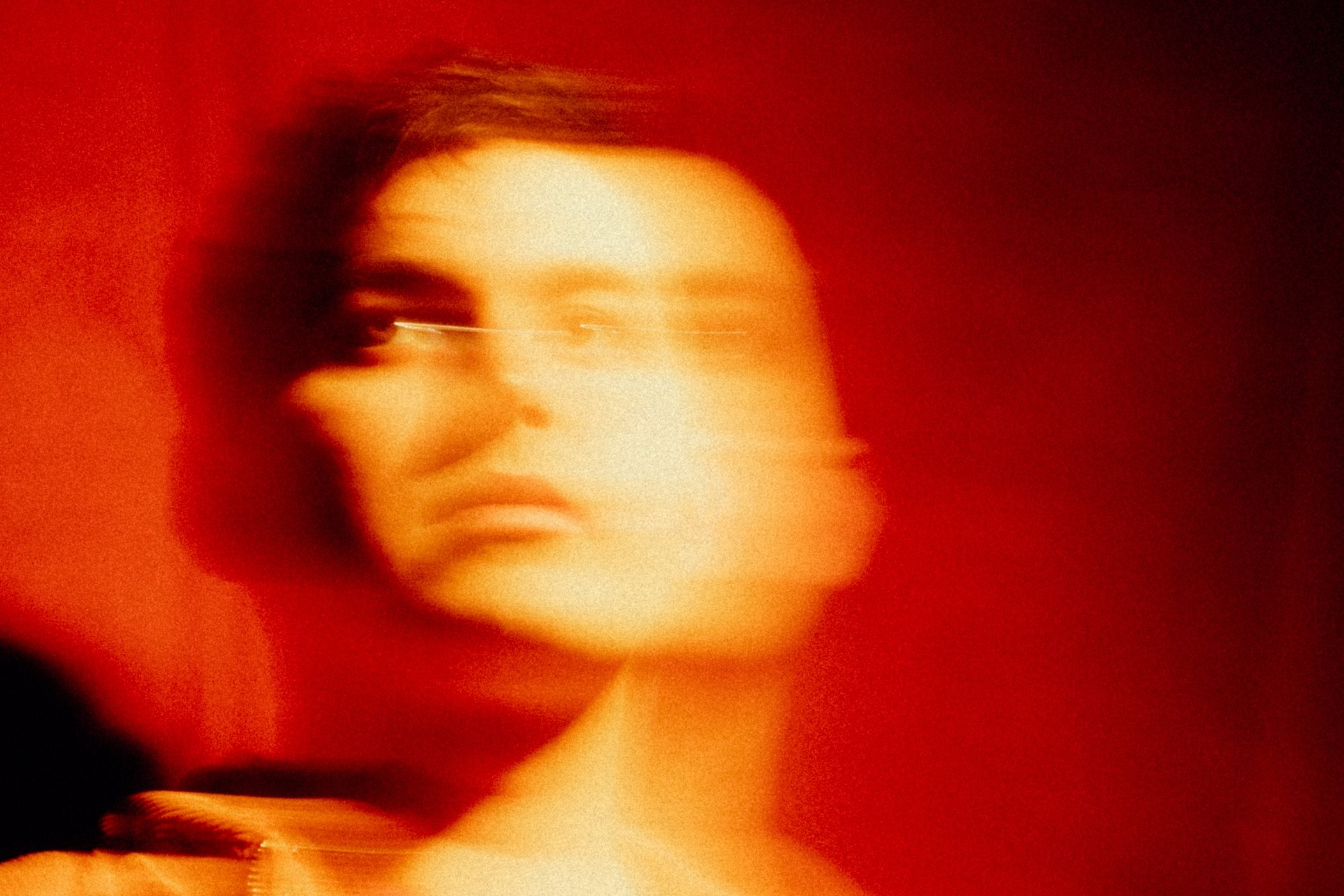 Callum Pitt has announced his debut album, ‘In The Balance’, with the new single, ‘I Feel a God and Devil in This Room’