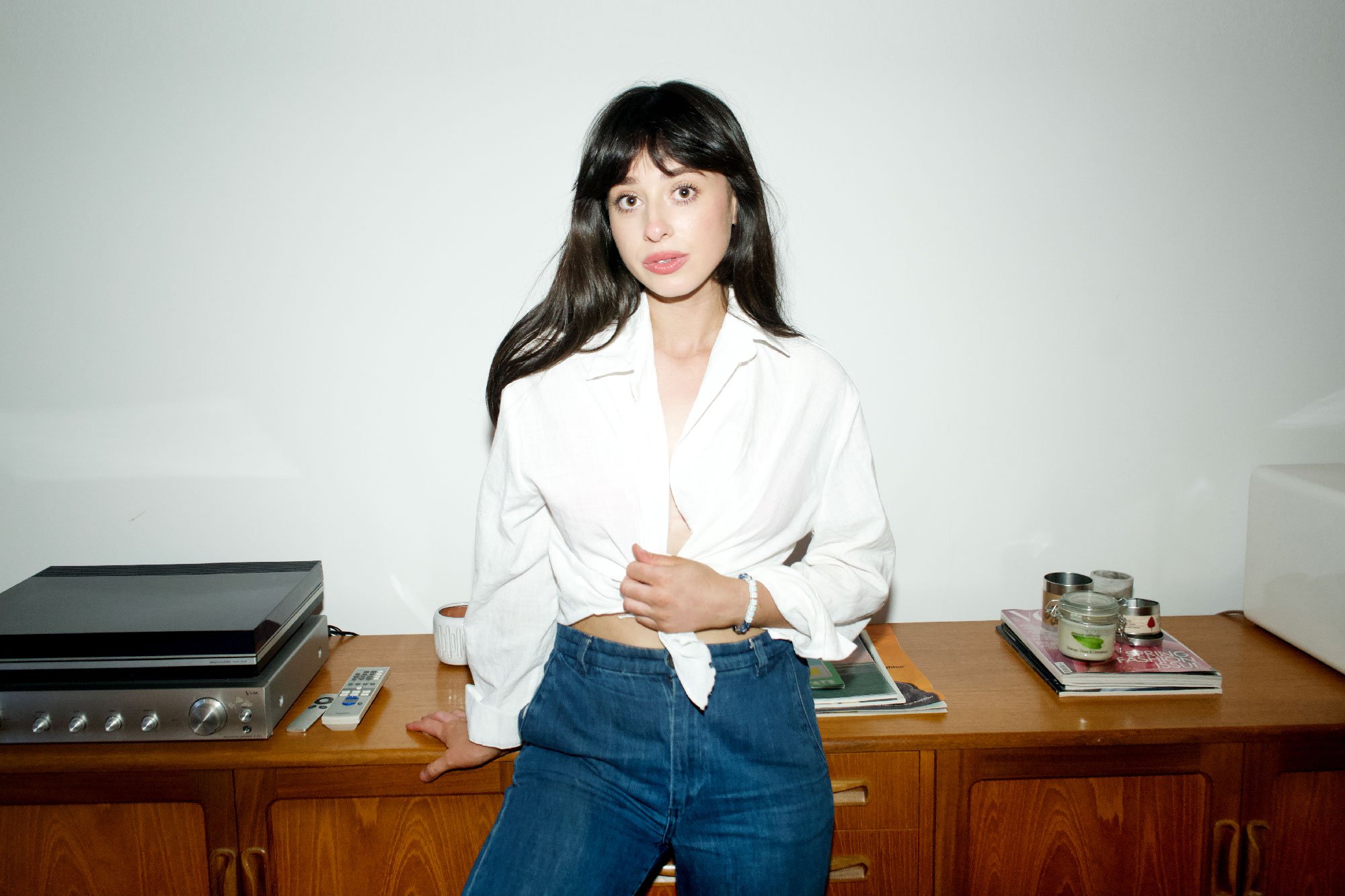 Foxes has debuted a video for her new single, 'Growing On Me'