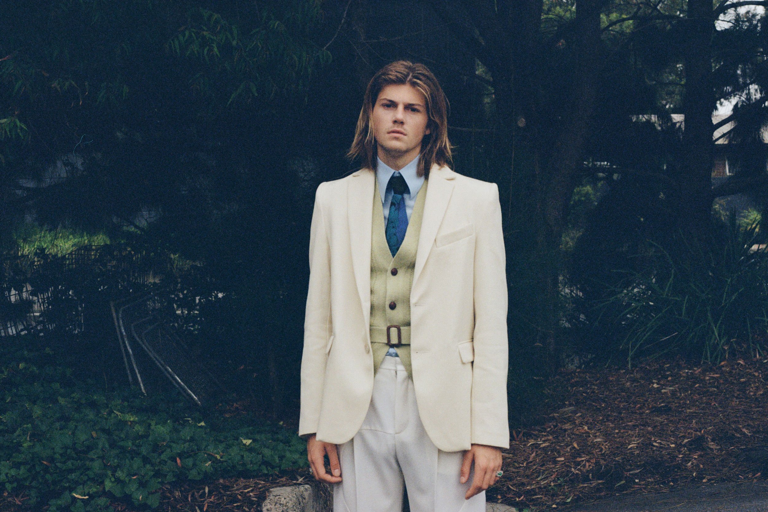 Ruel has shared a brand new track, 'LET THE GRASS GROW'