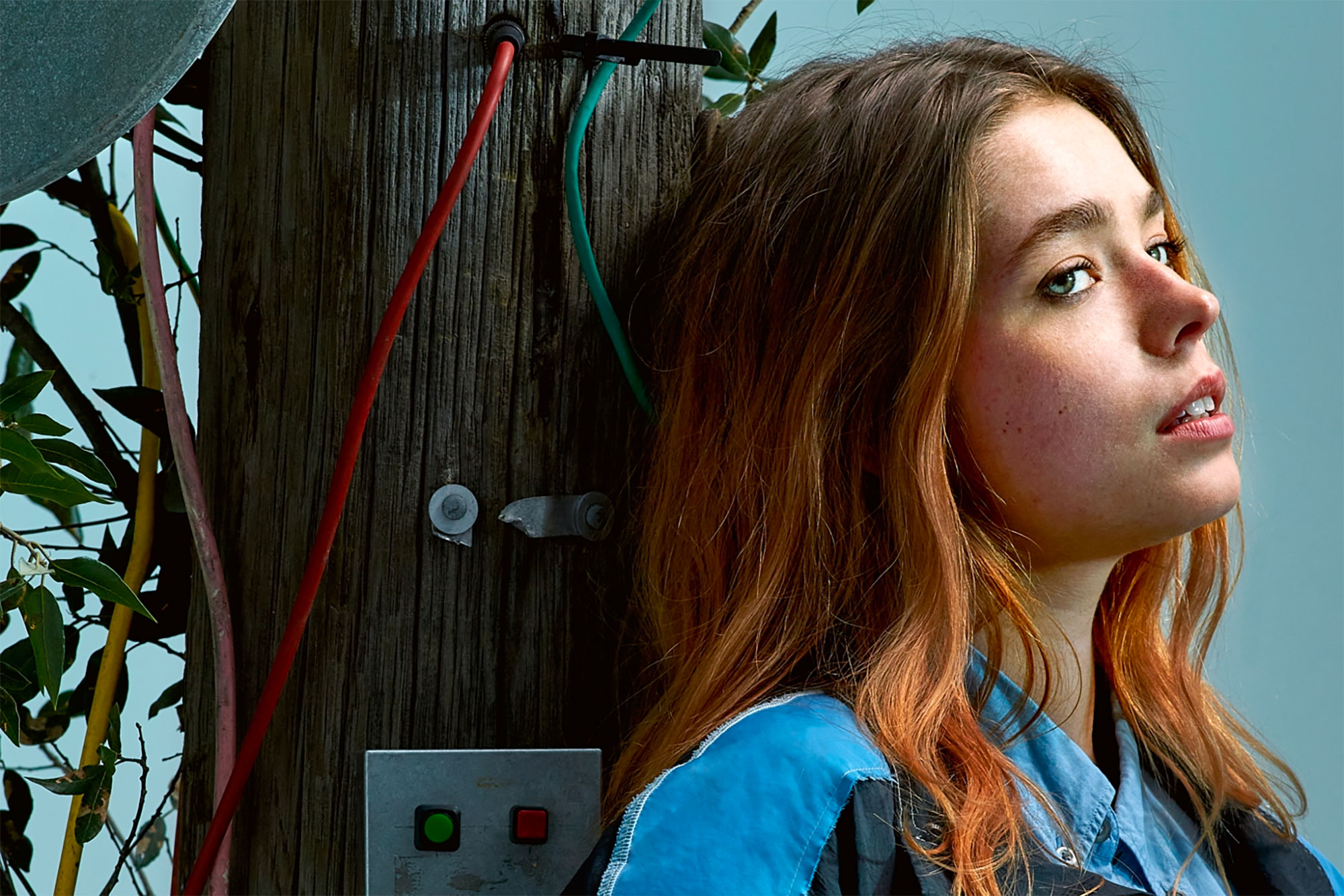 L Devine has shared a new track about "feeling disconnected in an overly connected world", 'Miscommunikaty'