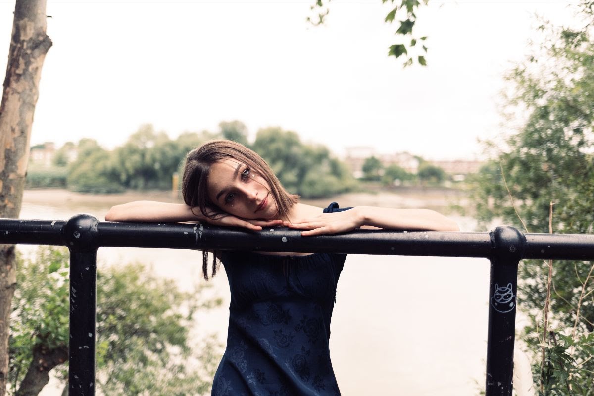 Lexie Carroll has shared a new single, ‘annual birthday cry’