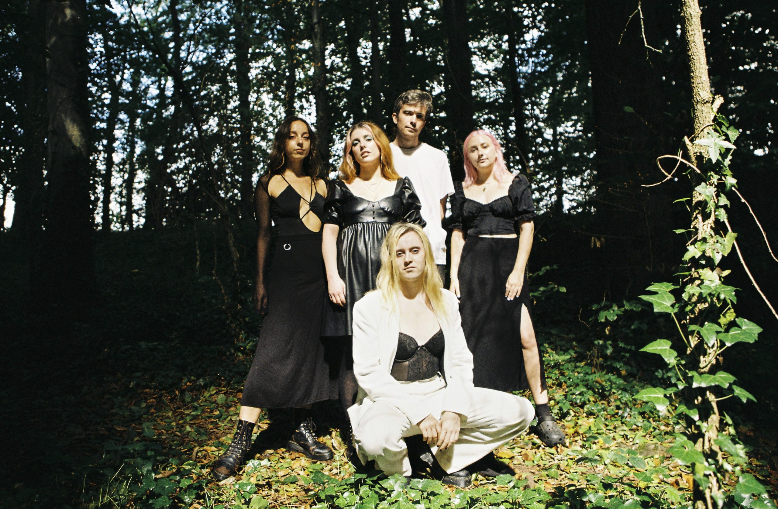 M(h)aol have dropped their new single. 'Therapy'