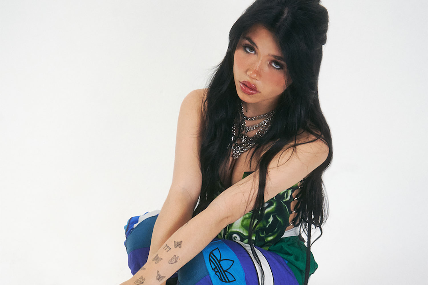 Nessa Barrett has dropped an "honest" new single ‘dying on the inside’