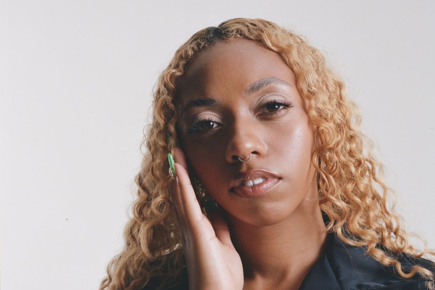 Nia Archives has just dropped a brand new edit of Skin On Skin’s ‘Burn Dem Bridges’