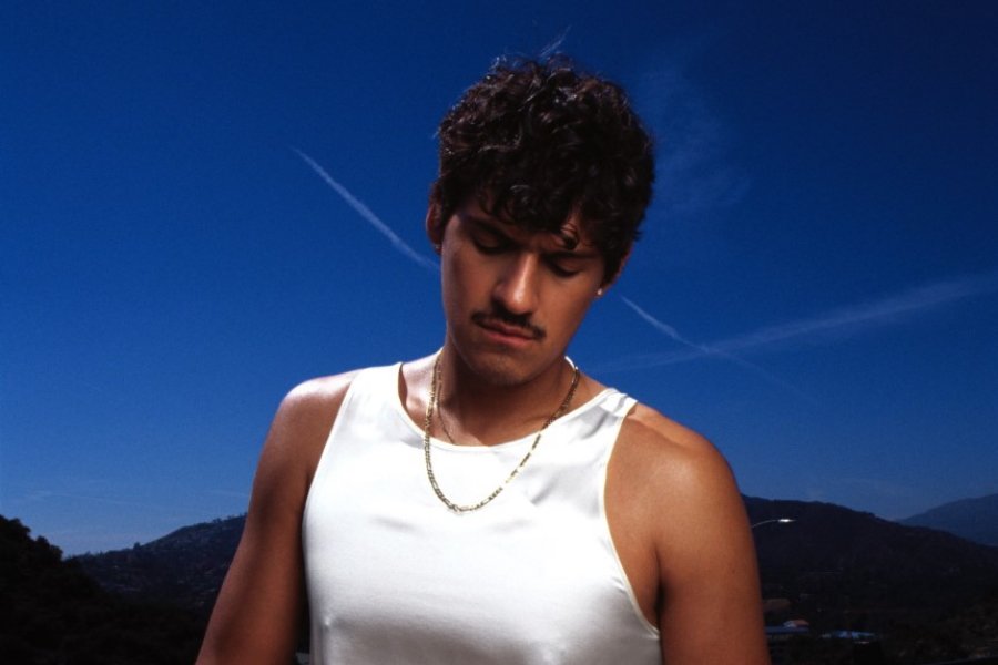 Omar Apollo is celebrating his new EP release with a video for title-track 'Live For Me'