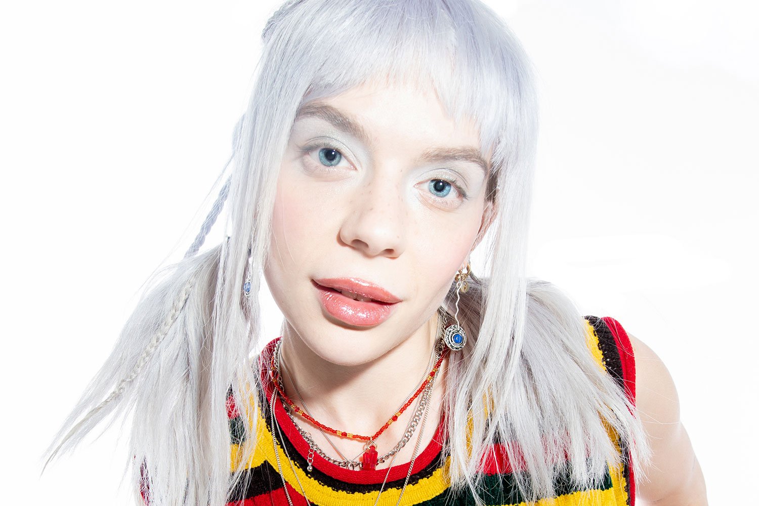 Pixey is back with 90s inspired bop, 'Come Around (Sunny Day)'