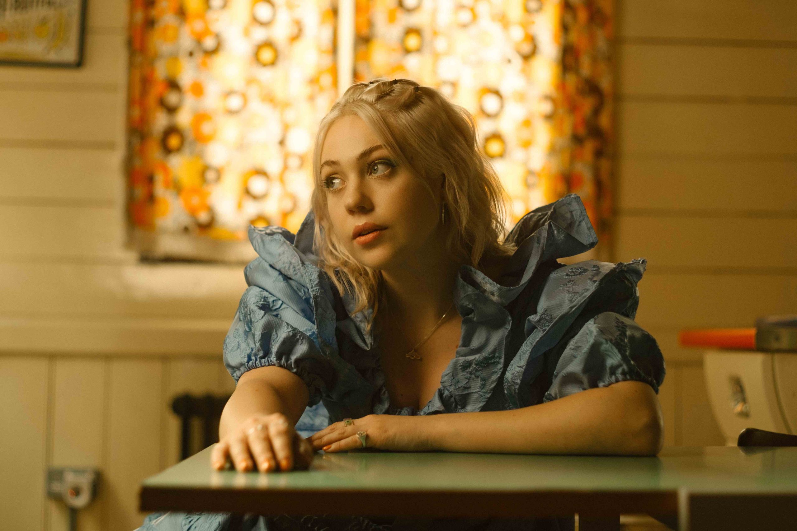 Lauran Hibberd has shared another debut album taster, 'I'm Insecure'