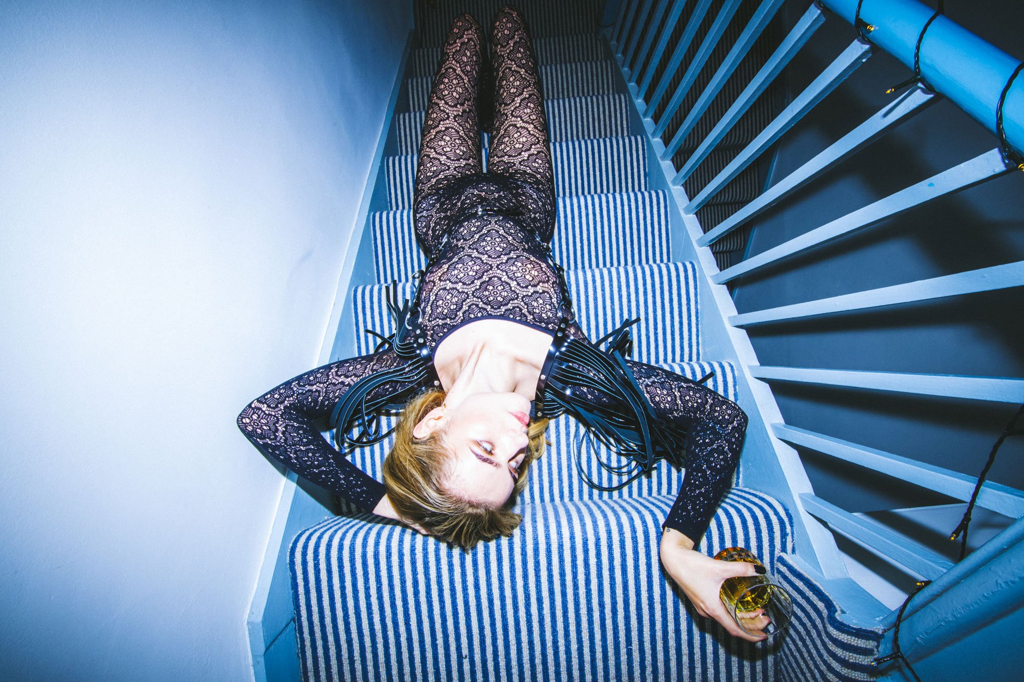 Rosie Carney has shared the second single from her new album 'i wanna feel happy', 'break the ground'