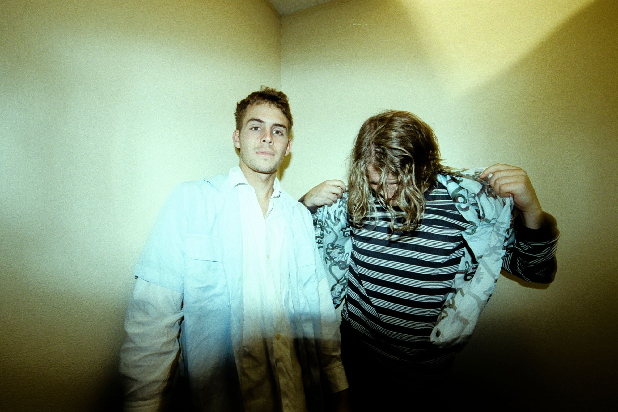 Sydney-based duo Royel Otis have returned with brand new track, ‘Oysters In My Pocket’