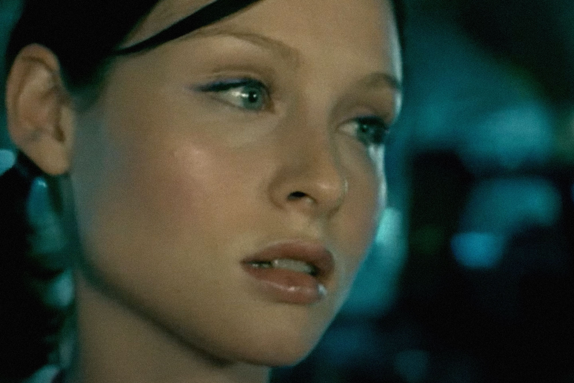 Dork's Chart Attack hits the trenches of an all-time great chart battle this week, with Spiller's 'Groovejet (If This Ain't Love)' feat. Sophie Ellis-Bextor