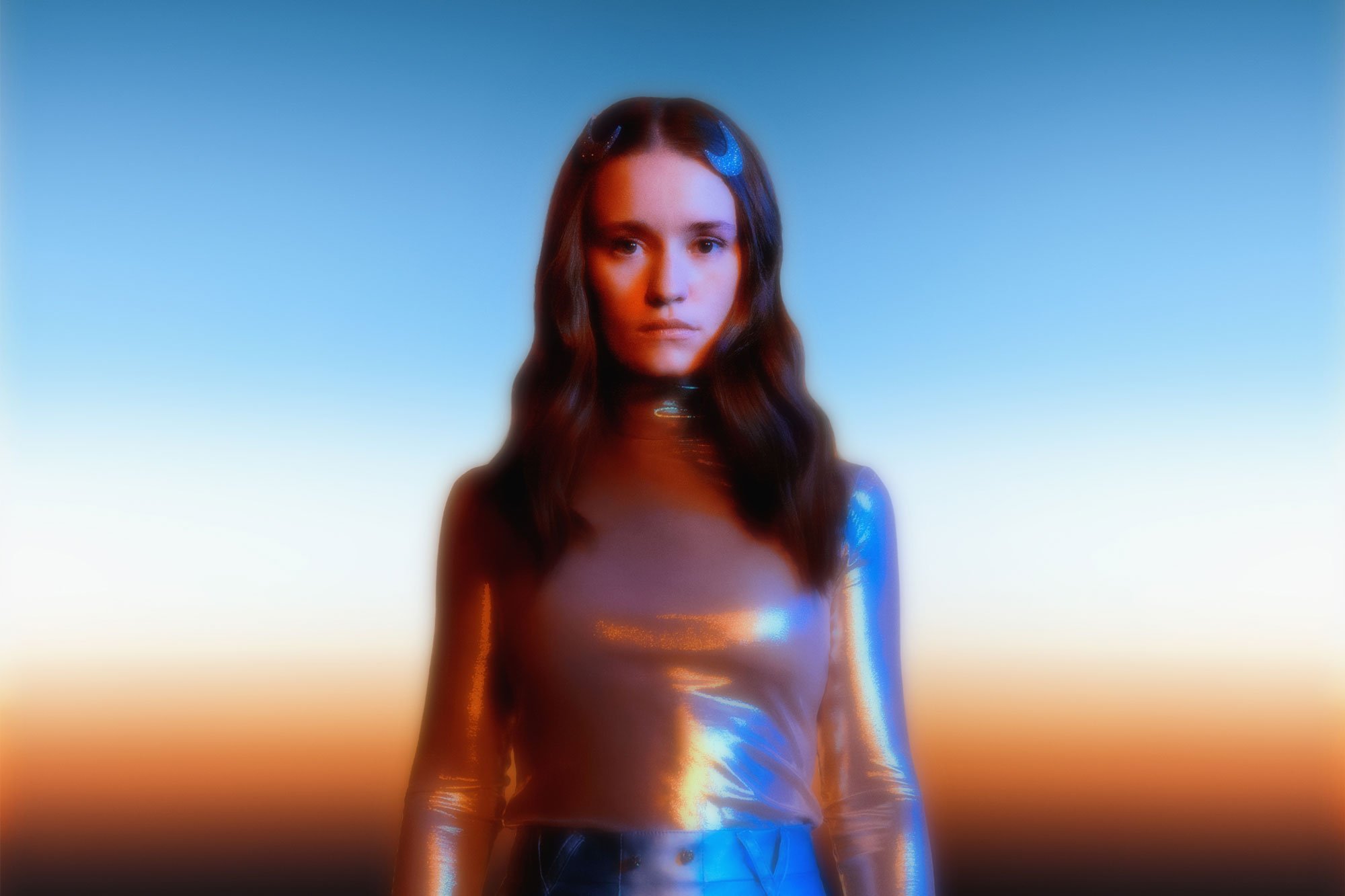 Sigrid has unveiled her brand new single, 'It Gets Dark'
