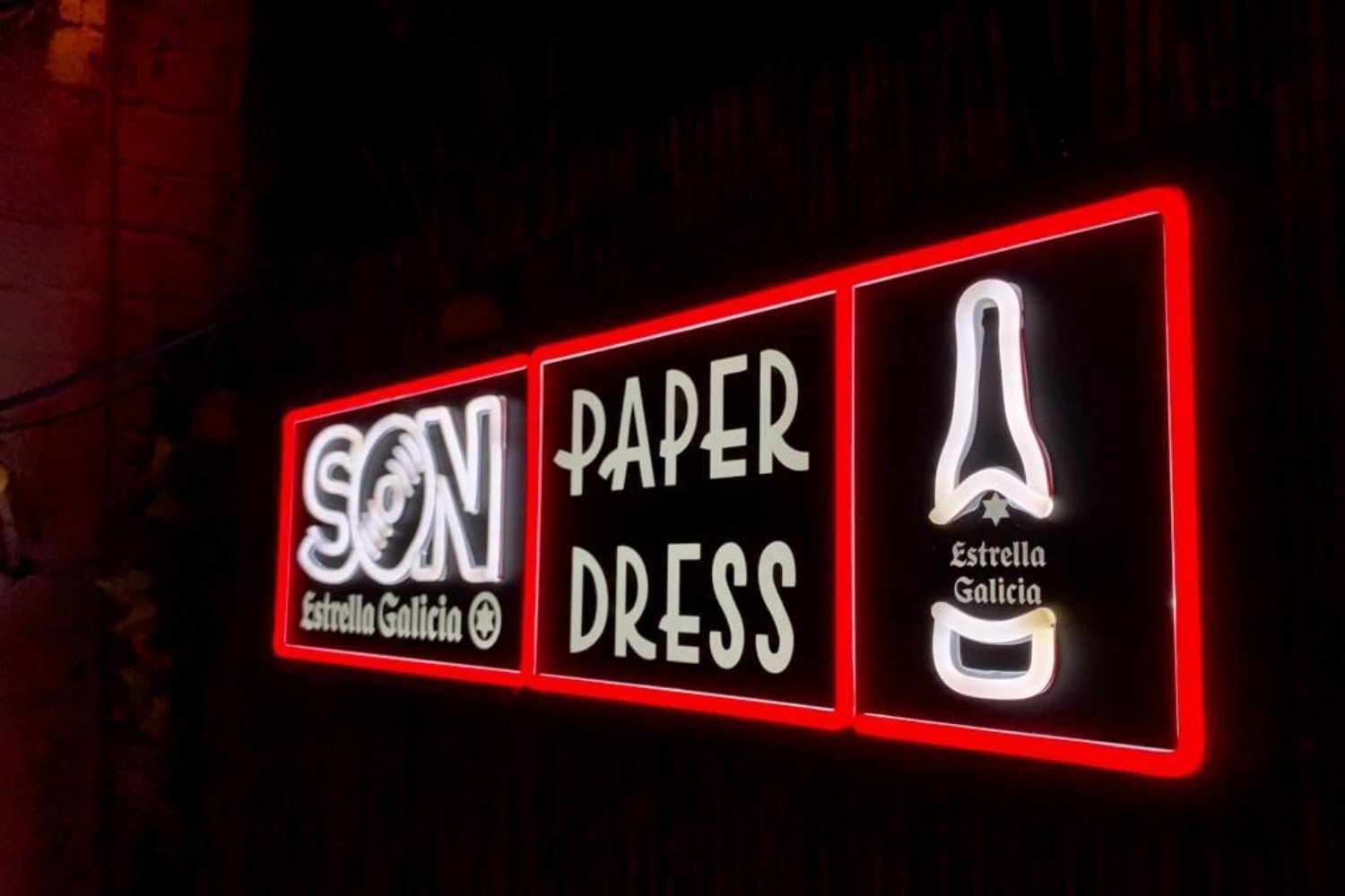 SON Estrella Galicia and Paper Dress Vintage have joined forces for a second event this November with DEADLETTER and Melenas