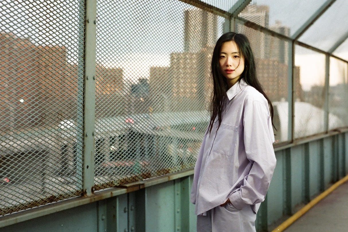 Sarah Kinsley shares her new single and video, 'Hills Of Fire'