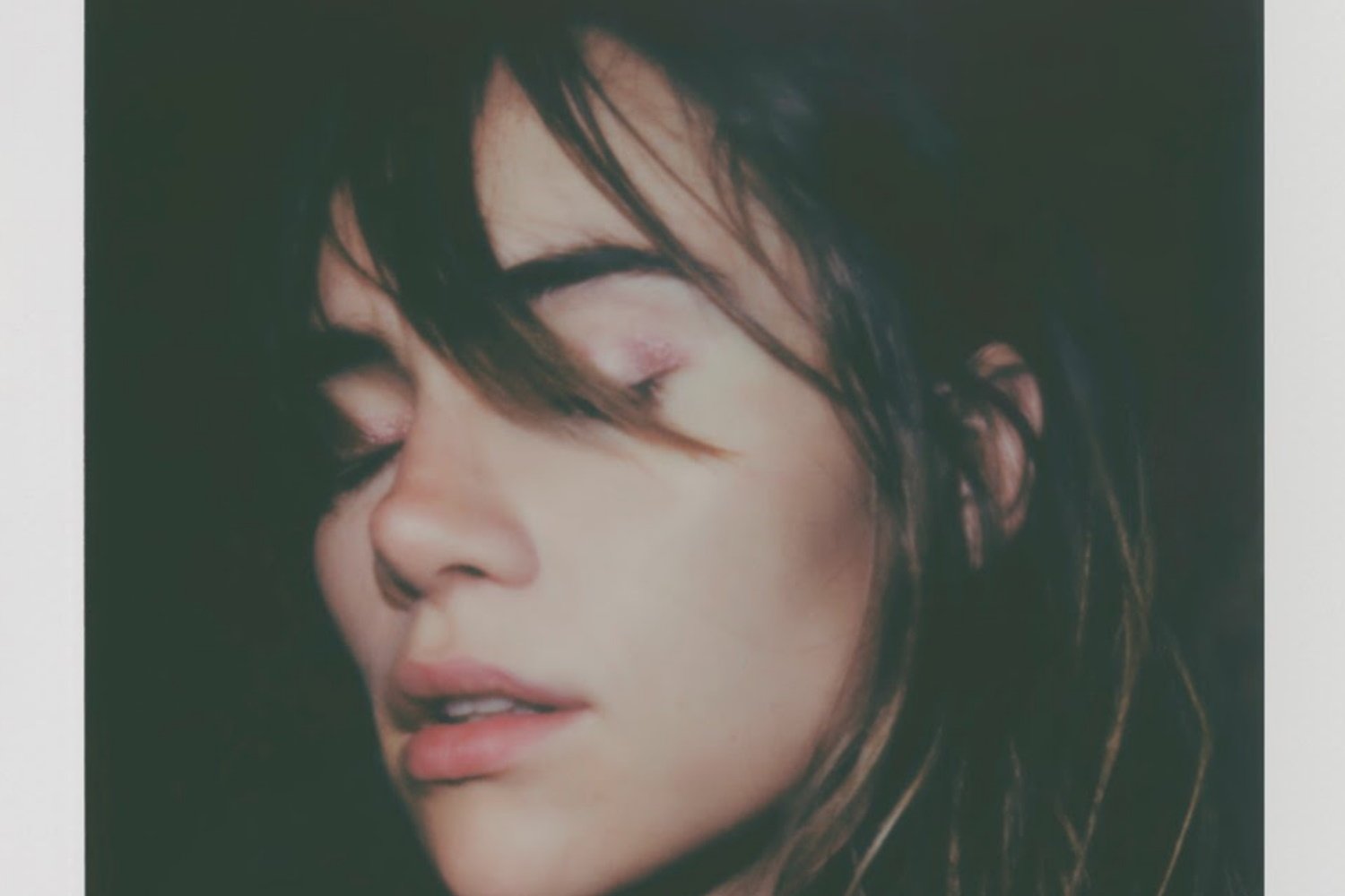 Suki Waterhouse has shared her new EP, ‘Milk Teeth’, including new track ‘Neon Signs’