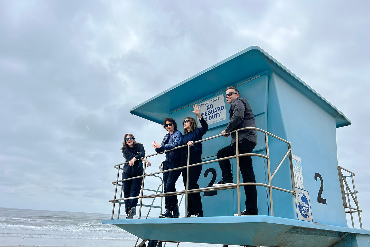 The Breeders have released a new version of 'Divine Hammer' featuring vocals from J Mascis