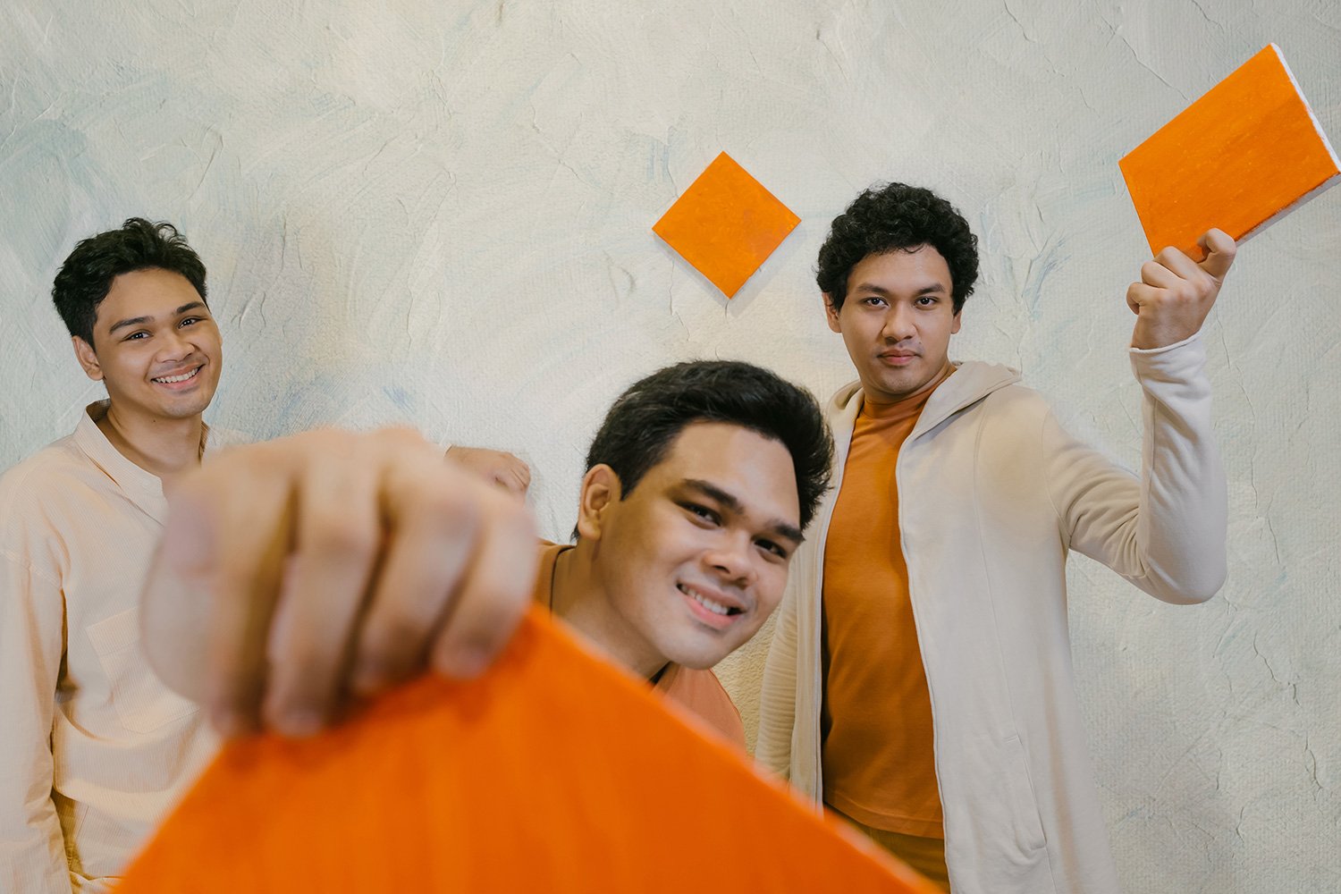 The Overtunes have shared their new laidback indie-pop number, 'Write Me Another Song'
