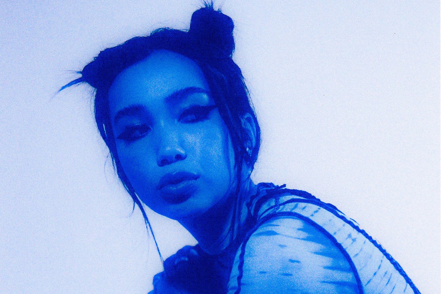 Wallice has released her new single and video, '90s American Superstar'