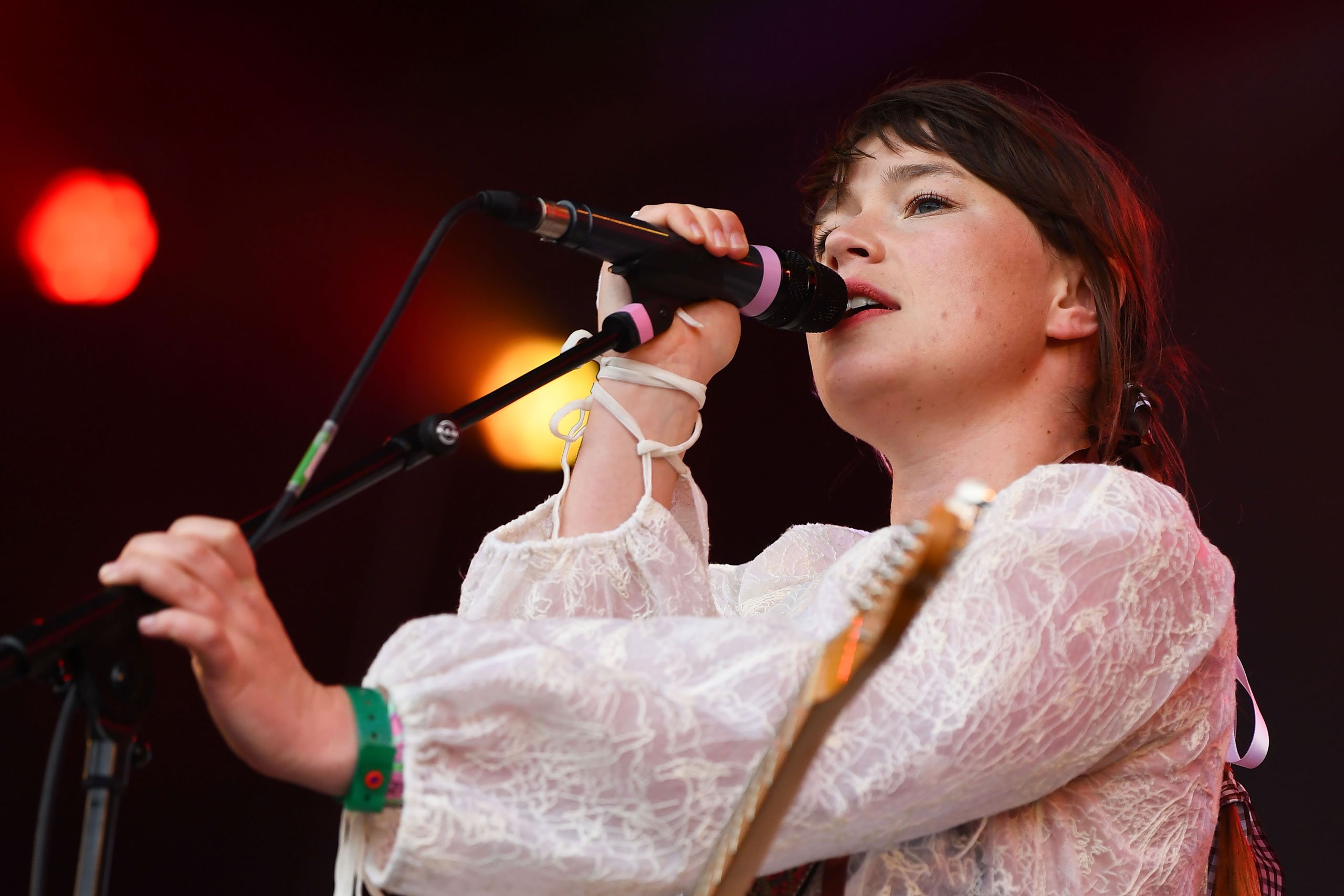 Glastontelly 2022: live blogging Friday at Glastonbury Festival with none of the muck