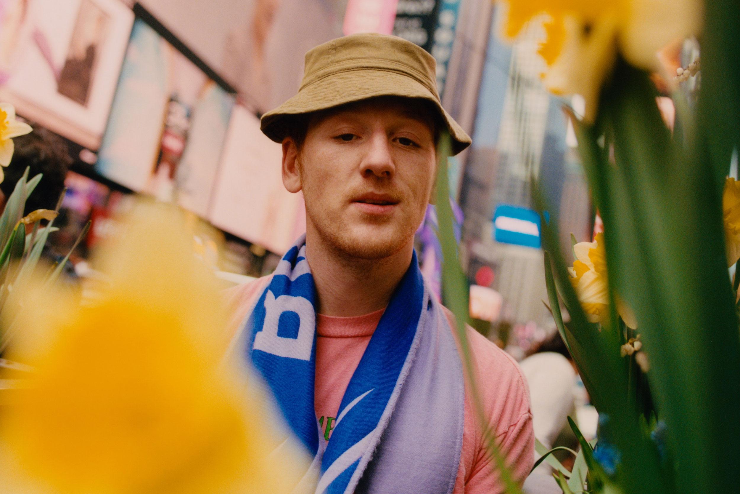 "I’m pretty sure my cat helped me write that song" - Willie J Healey has shared his new single, 'Woke Up Smiling'