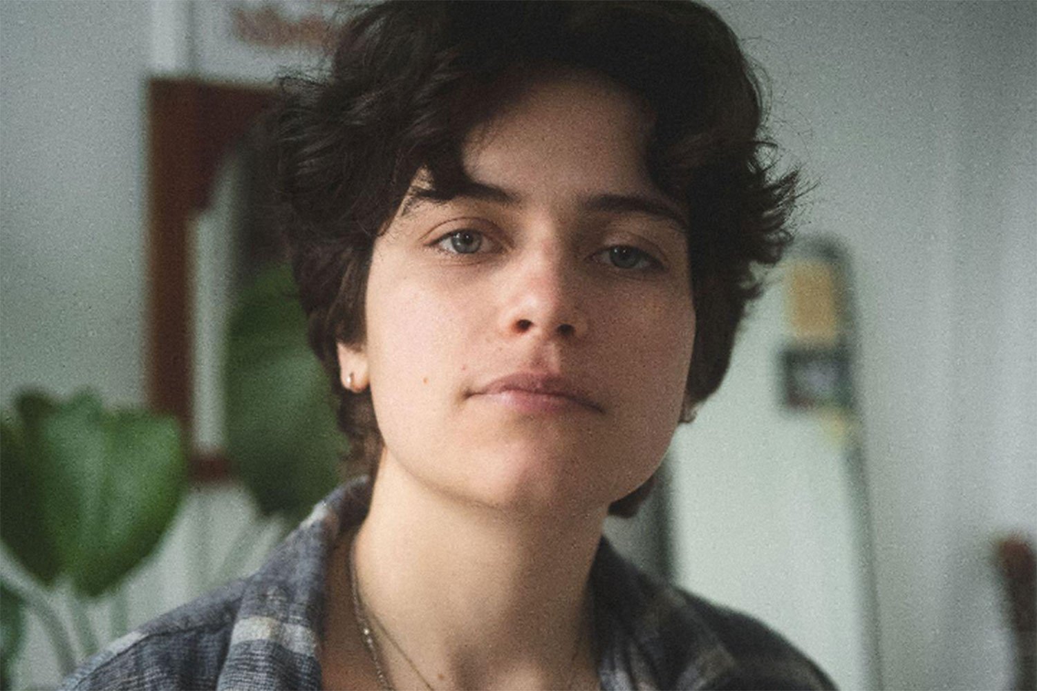 Bells Larsen has dropped their new single 'Sweater Weather'