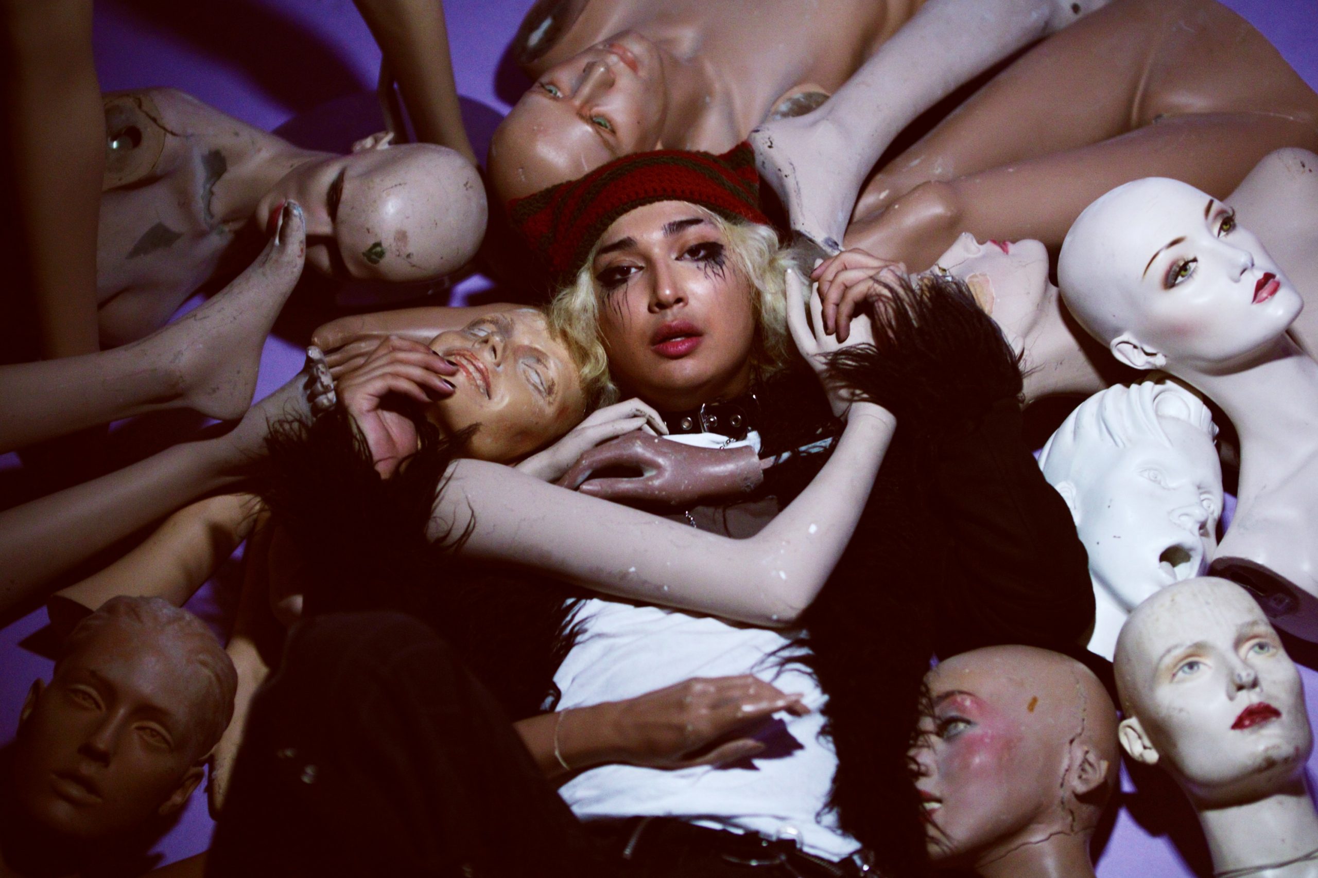 carpetgarden has shared a new video for ‘lonely’, from their recently-arrived EP, ‘WTF is even going on?’