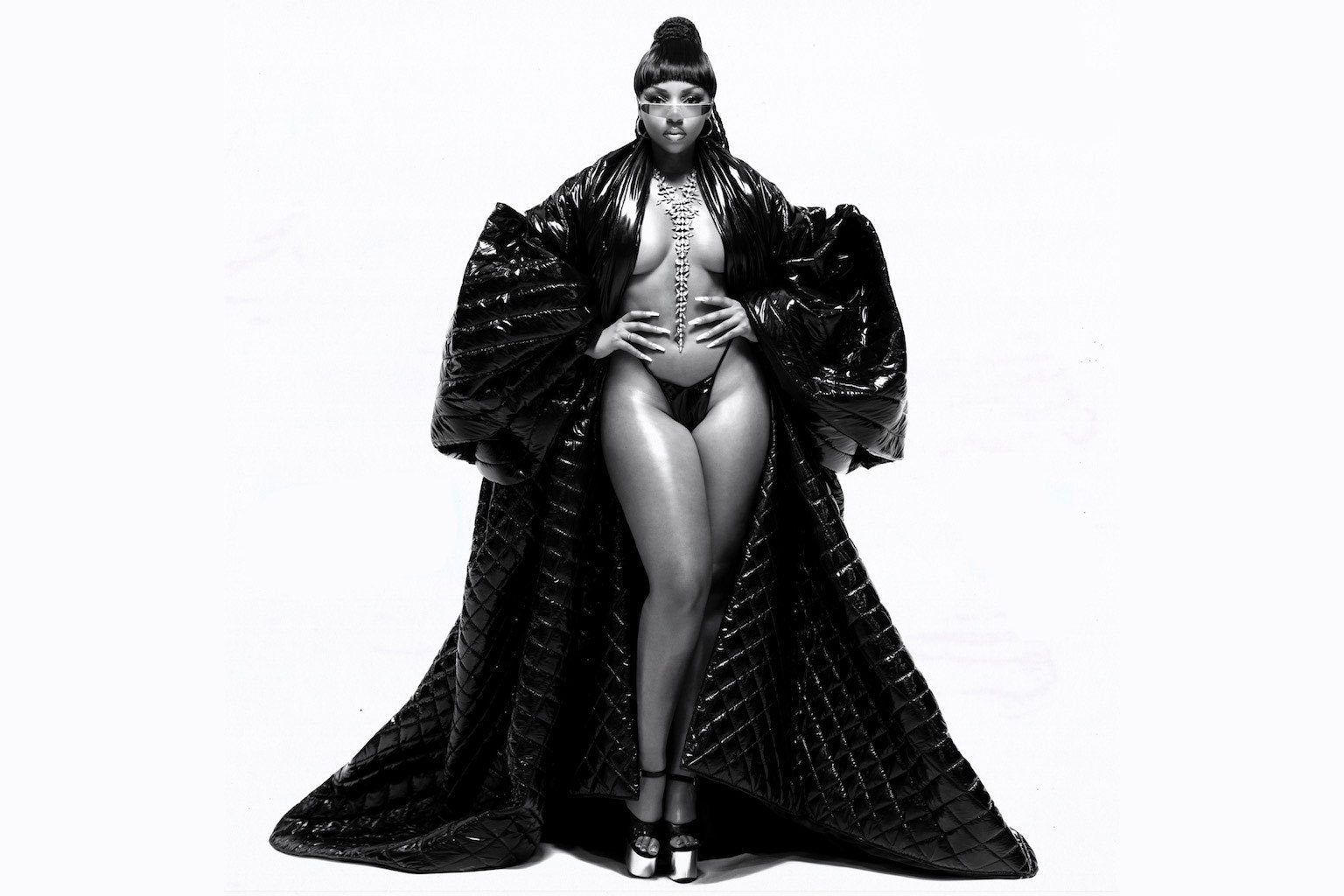 Chlöe has debuted her new song, 'Treat Me' - watch the video