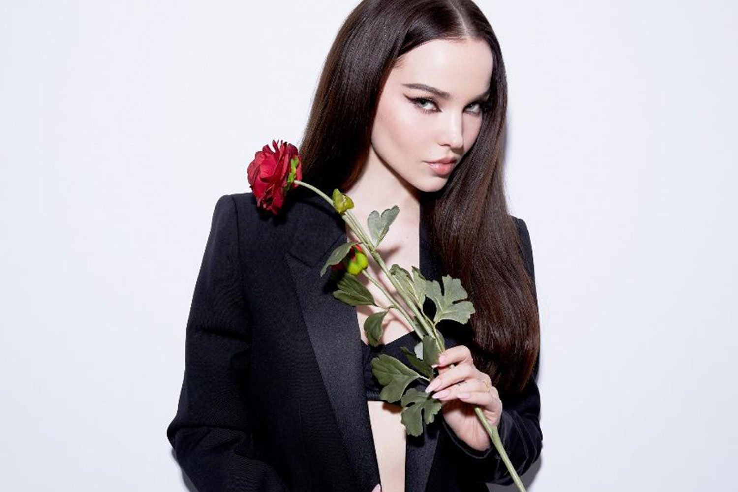 Dove Cameron has dropped her new single 'Breakfast'