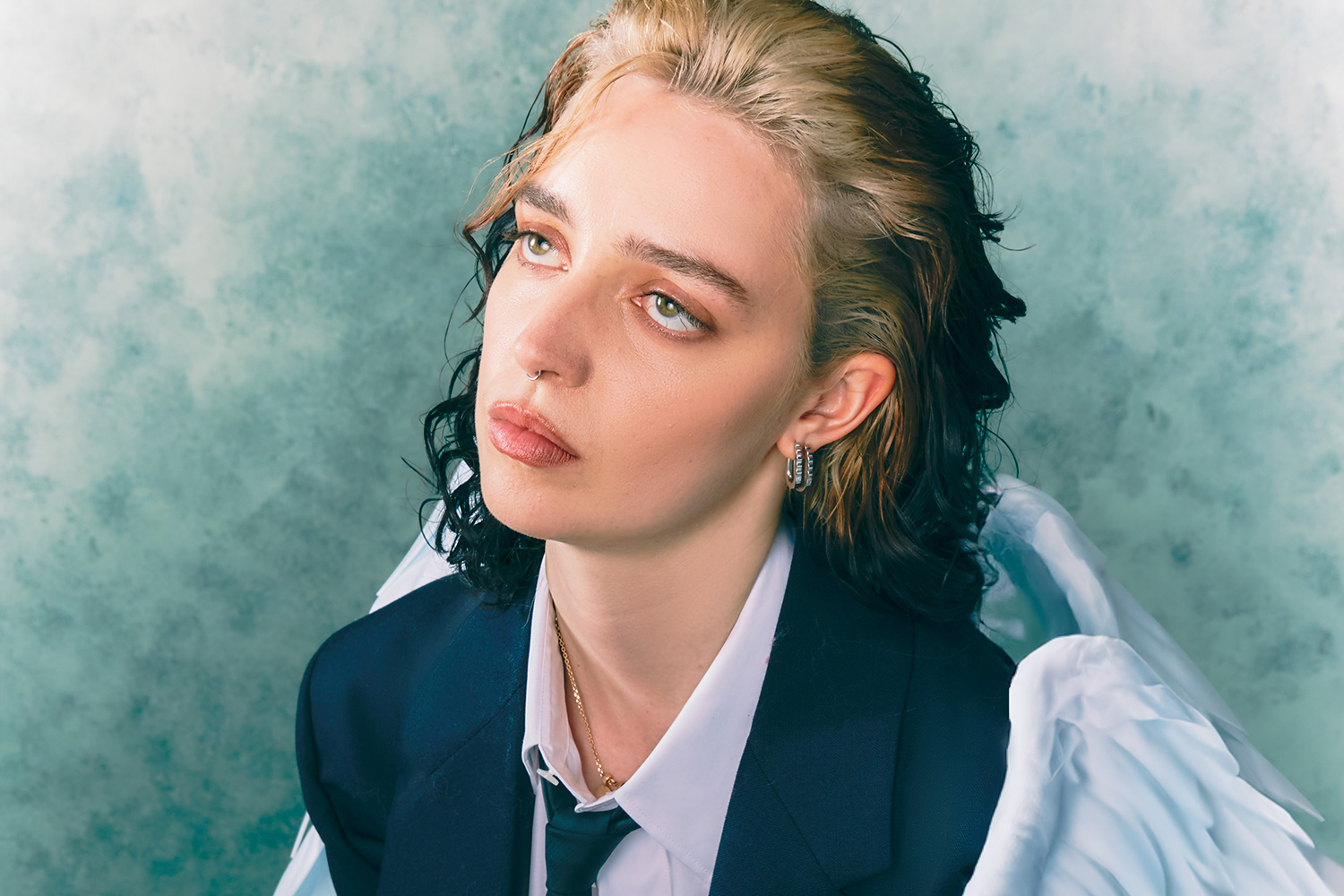 Gia Ford has released a new single about love and grief, 'Falling in Love Again'