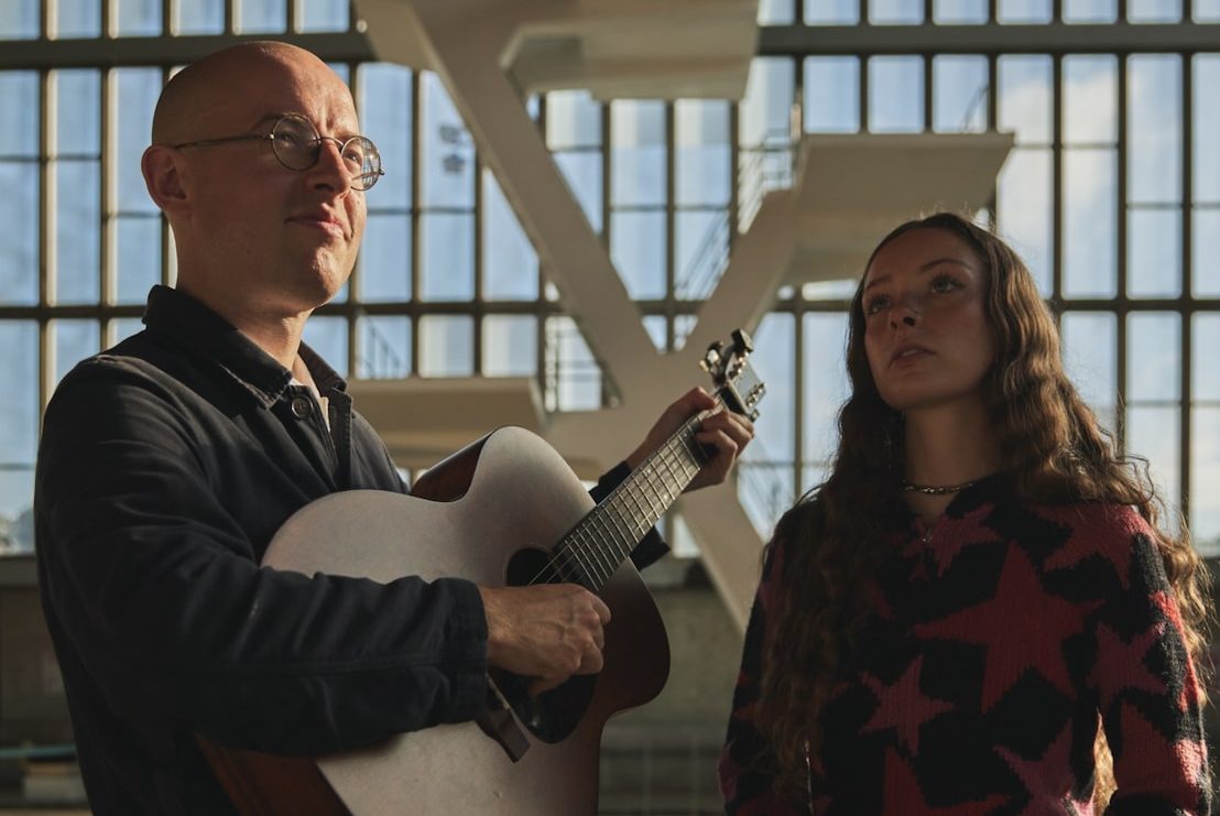 Bombay Bicycle Club have shared an acoustic version of 'Diving', featuring Holly Humberstone