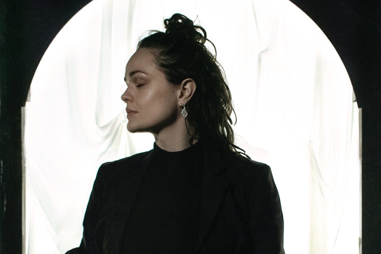 Winnie Raeder has shared details of her new audio/visual project, 'I Could Swim'