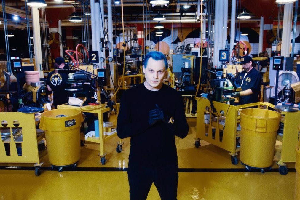 Jack White calls upon major labels to build their own vinyl pressing plants