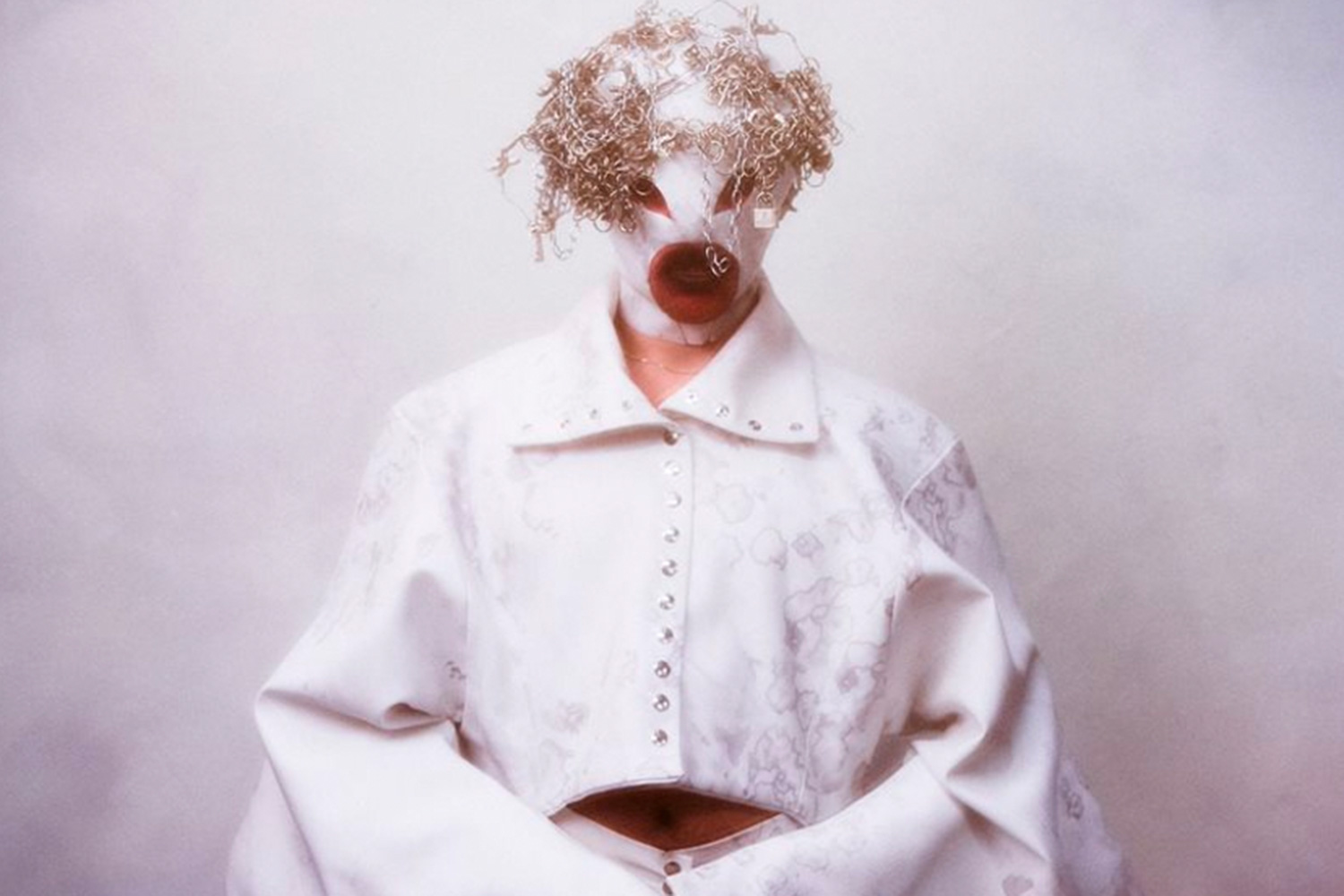 Lynks has announced a new UK tour for 2024, and dropped single 'NEW BOYFRIEND'