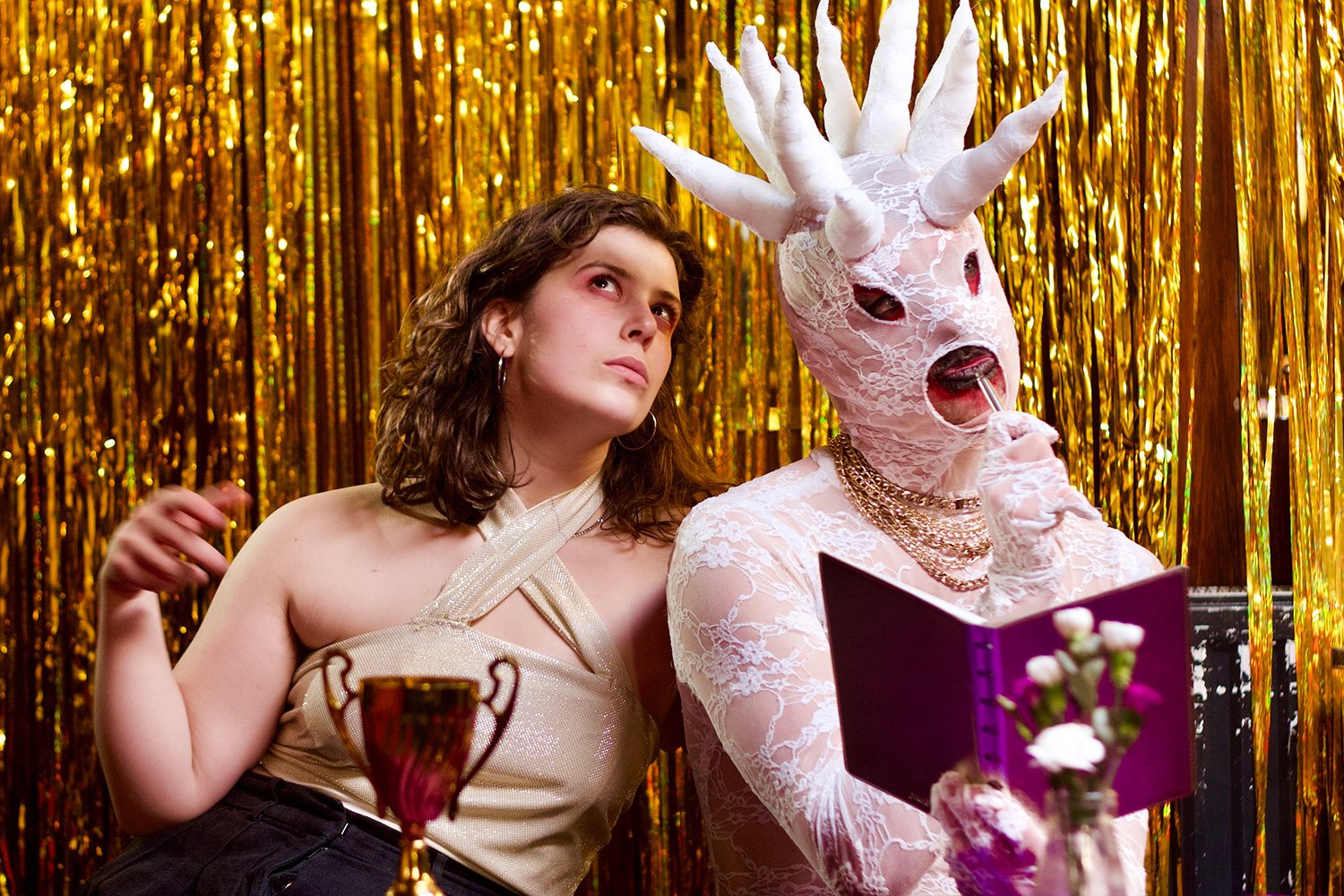 Lynks has shared a brand new video for 'Perfect Human Specimen'