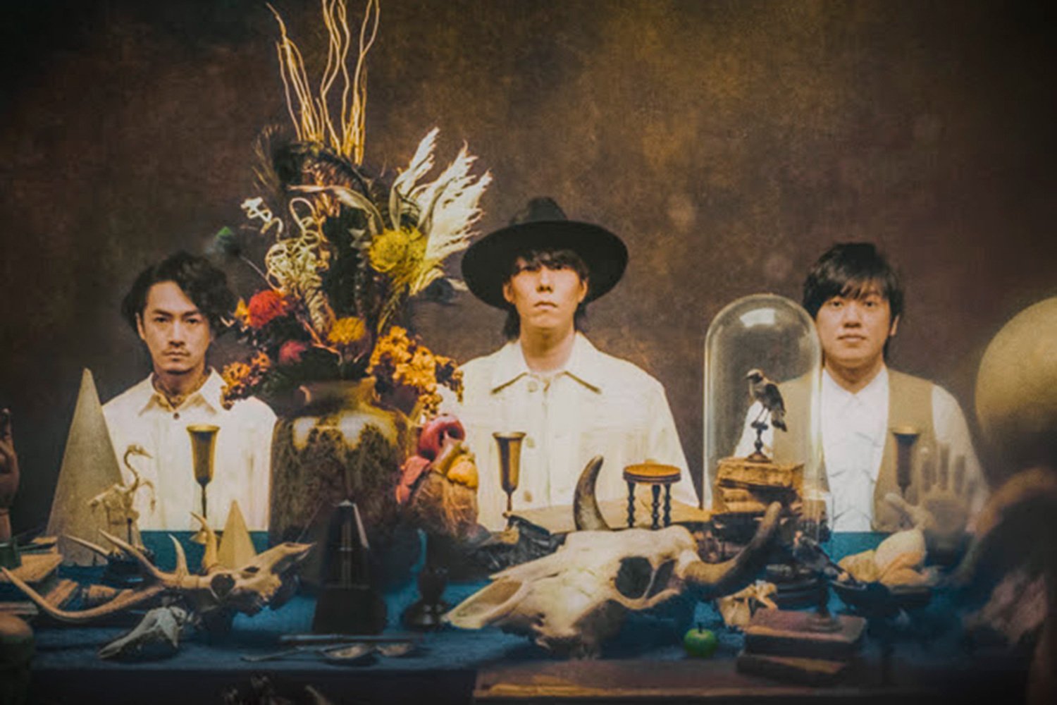 RADWIMPS have teamed up with film composer Kazuma for their new track, 'Suzume'