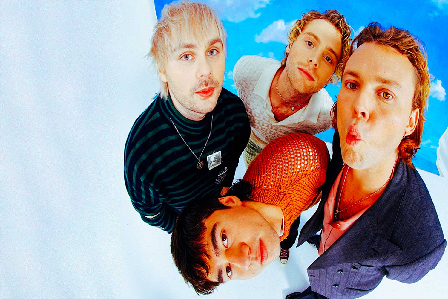 5 Seconds of Summer have dropped their new single 'COMPLETE MESS' - watch