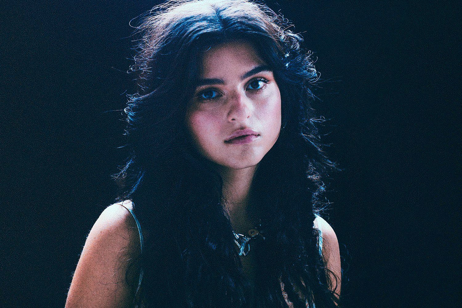 renforshort has shared her new track and video, 'moshpit'