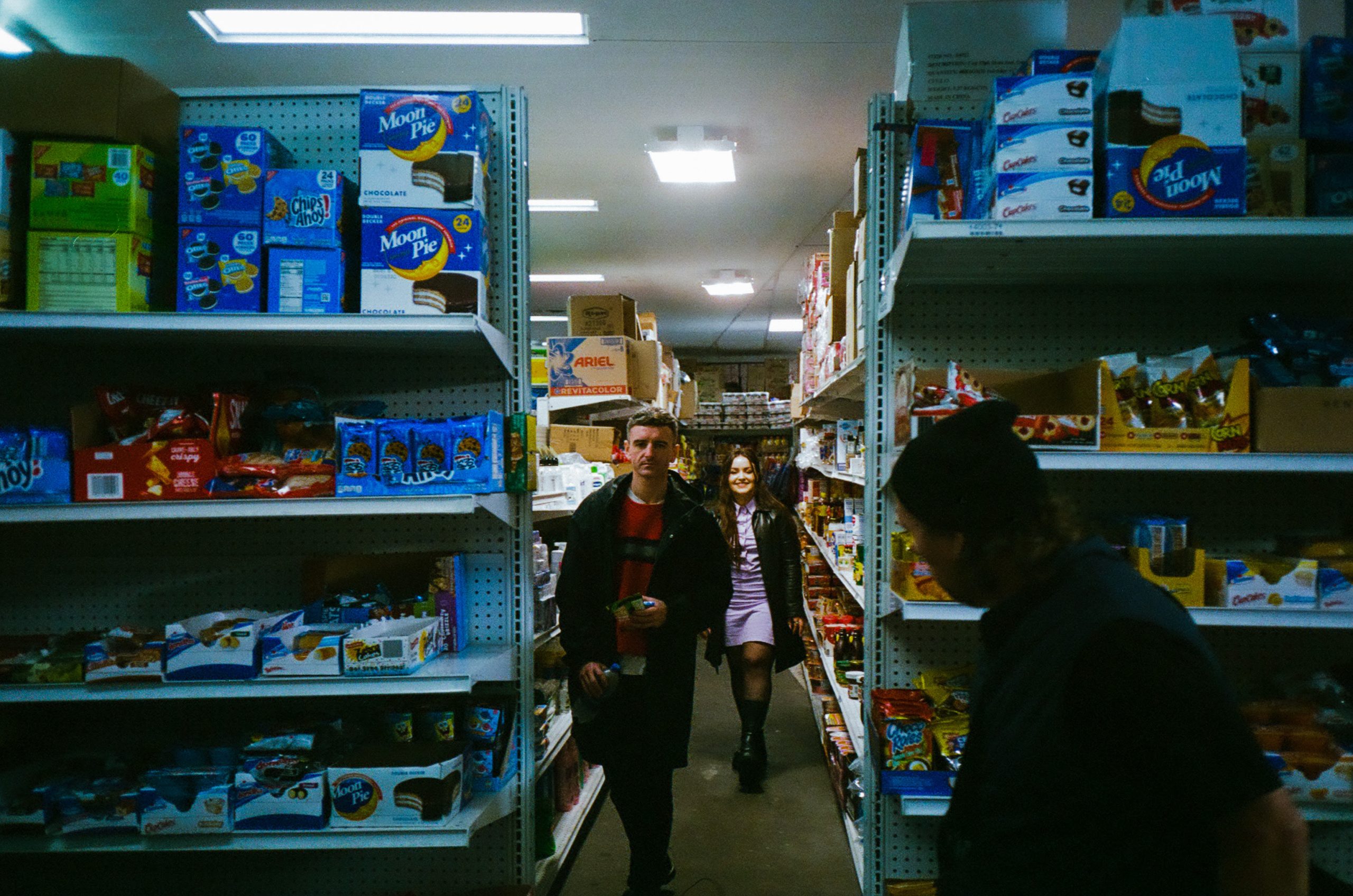 Los Angeles-based dream pop duo crushed have dropped their Really Very Brilliant latest single 'Coil'