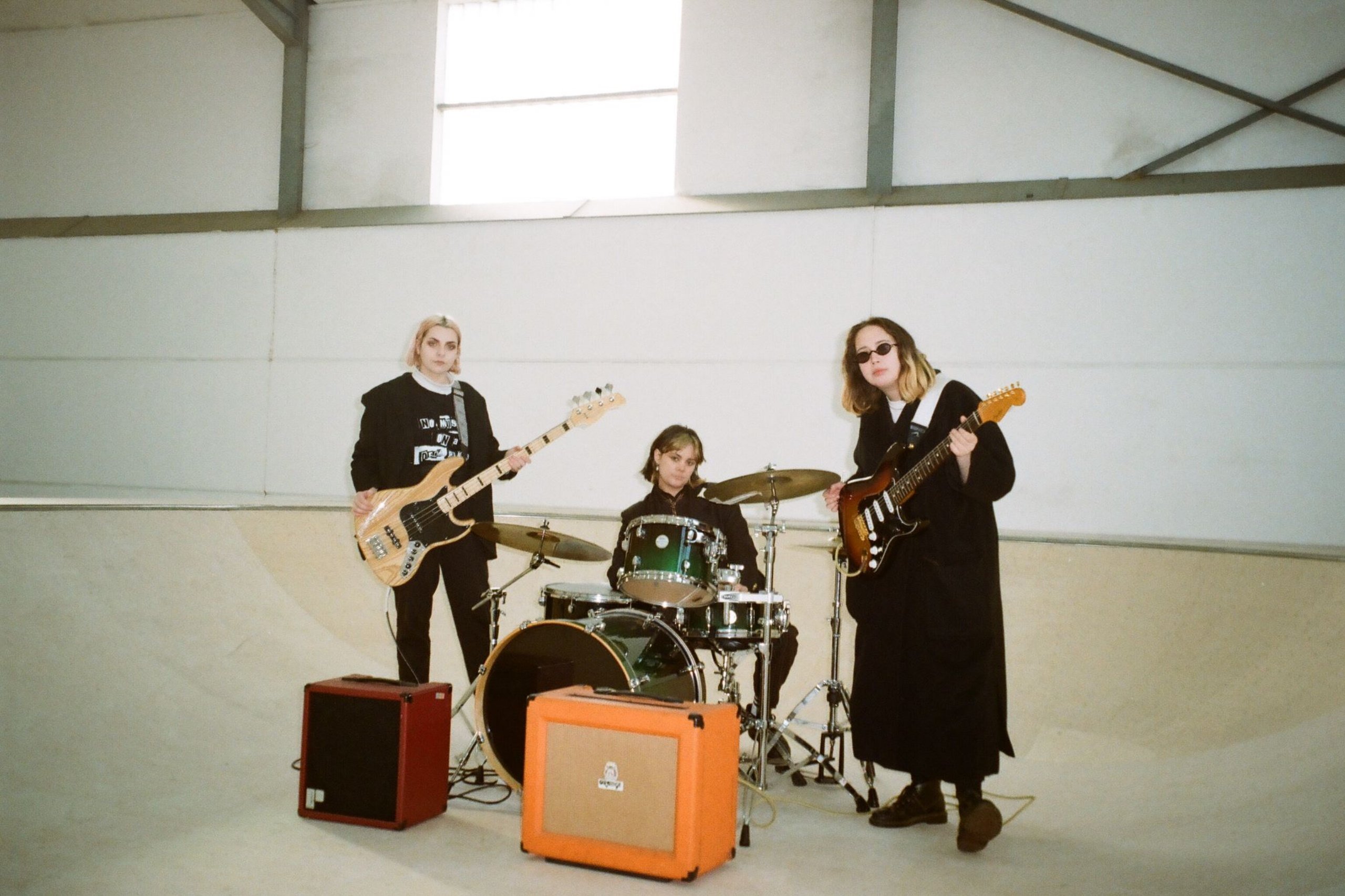 Grandmas House have shared a riotous new single, ‘How does it feel?’