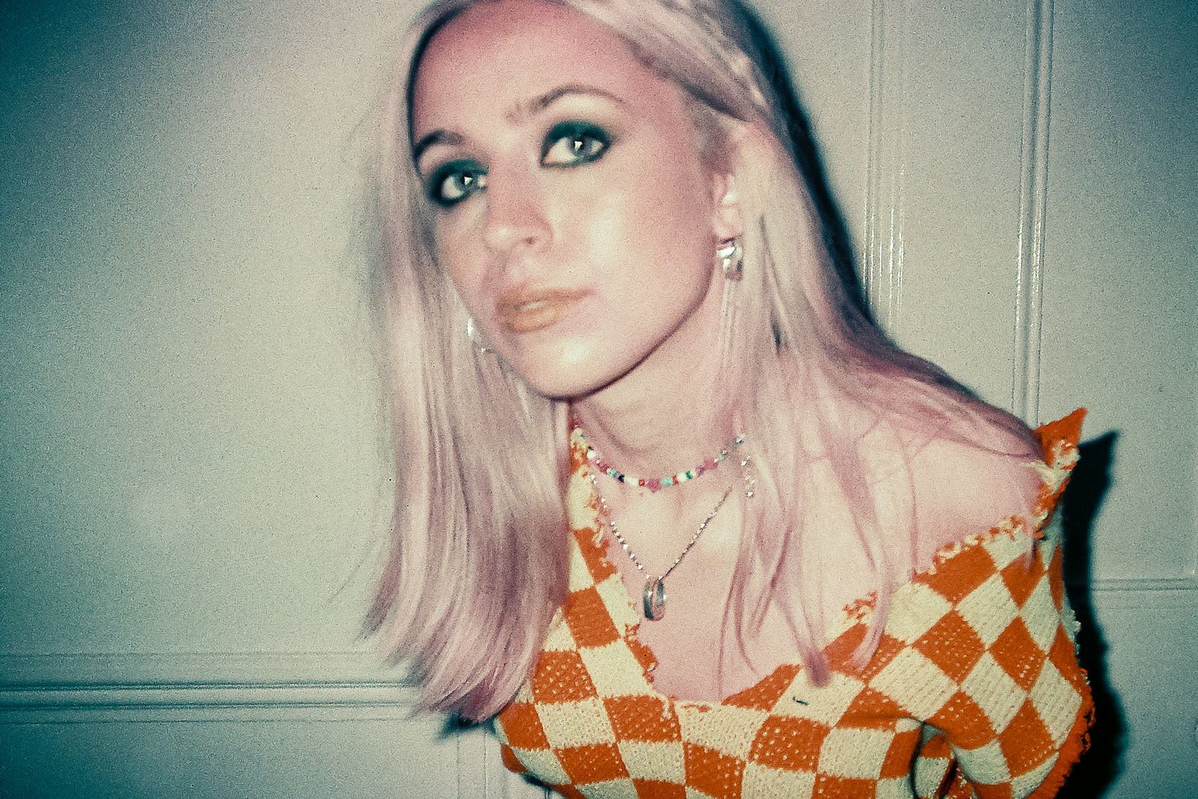 Lizzie Esau has shared a vulnerable new single, ‘Stay on the Phone’