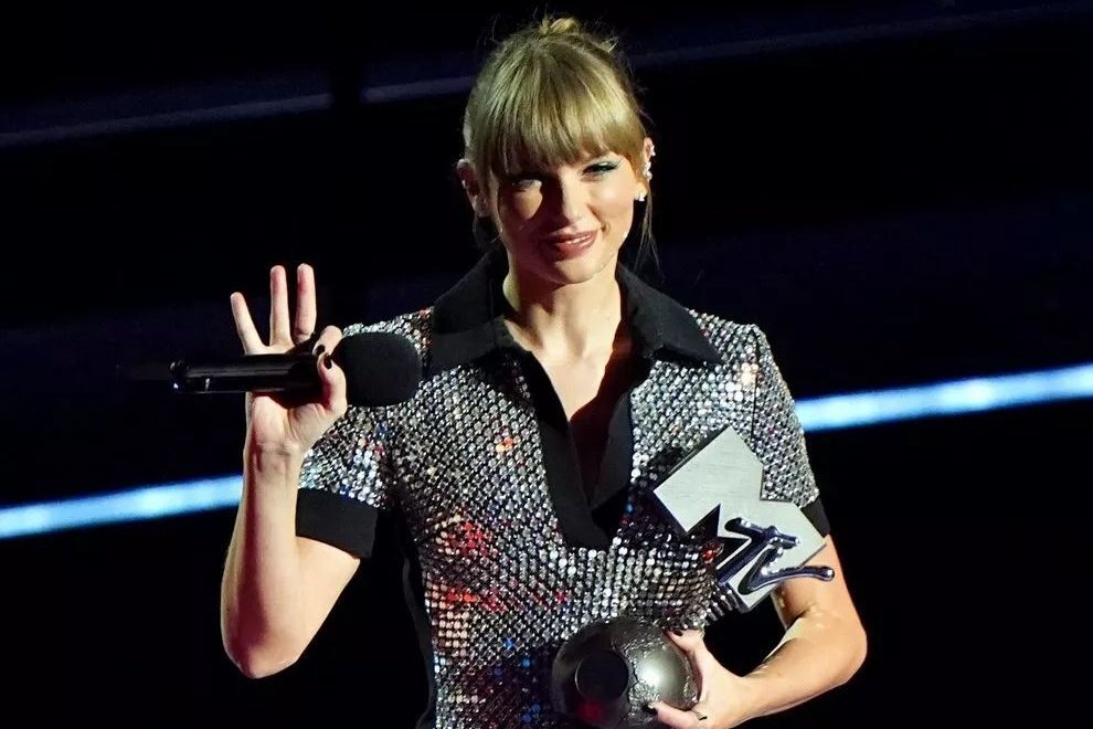 Taylor Swift led the charge at the 2022 MTV EMAs with four major wins